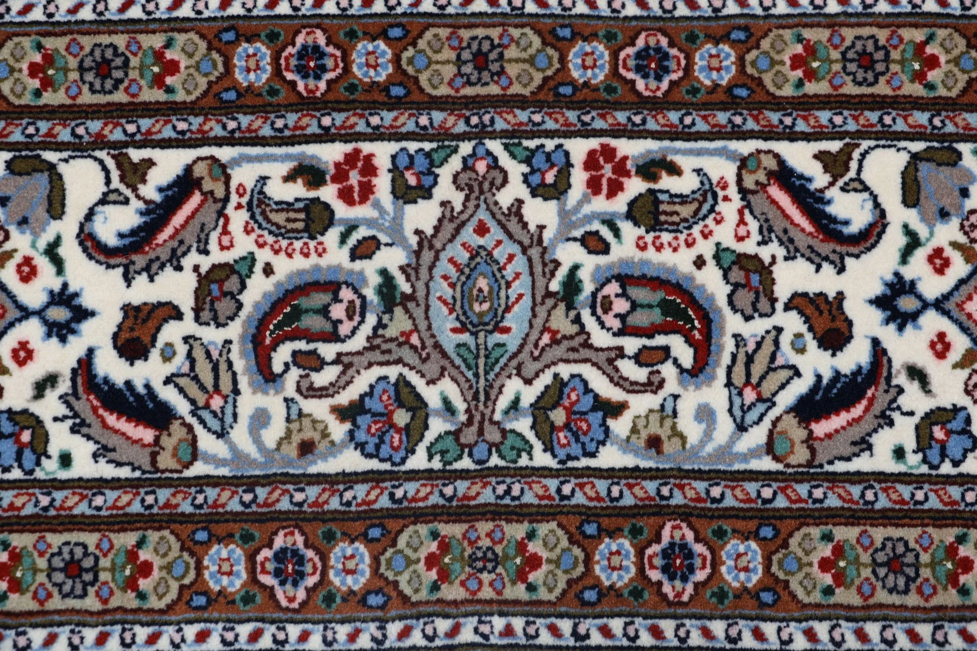 Moud Persian Rug 210 × 297 cm, Wool & Silk, hand-knotted