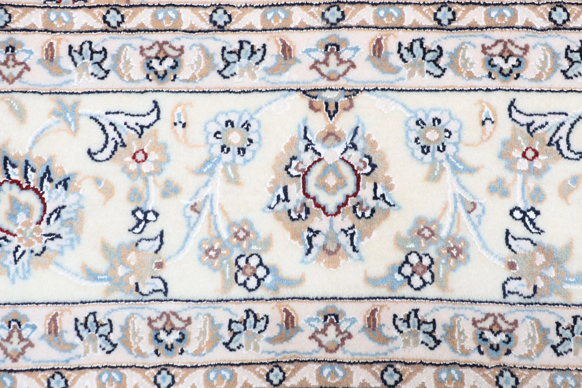 Nain Persian Rug — hand-knotted, 202 × 298 cm, Wool & Silk