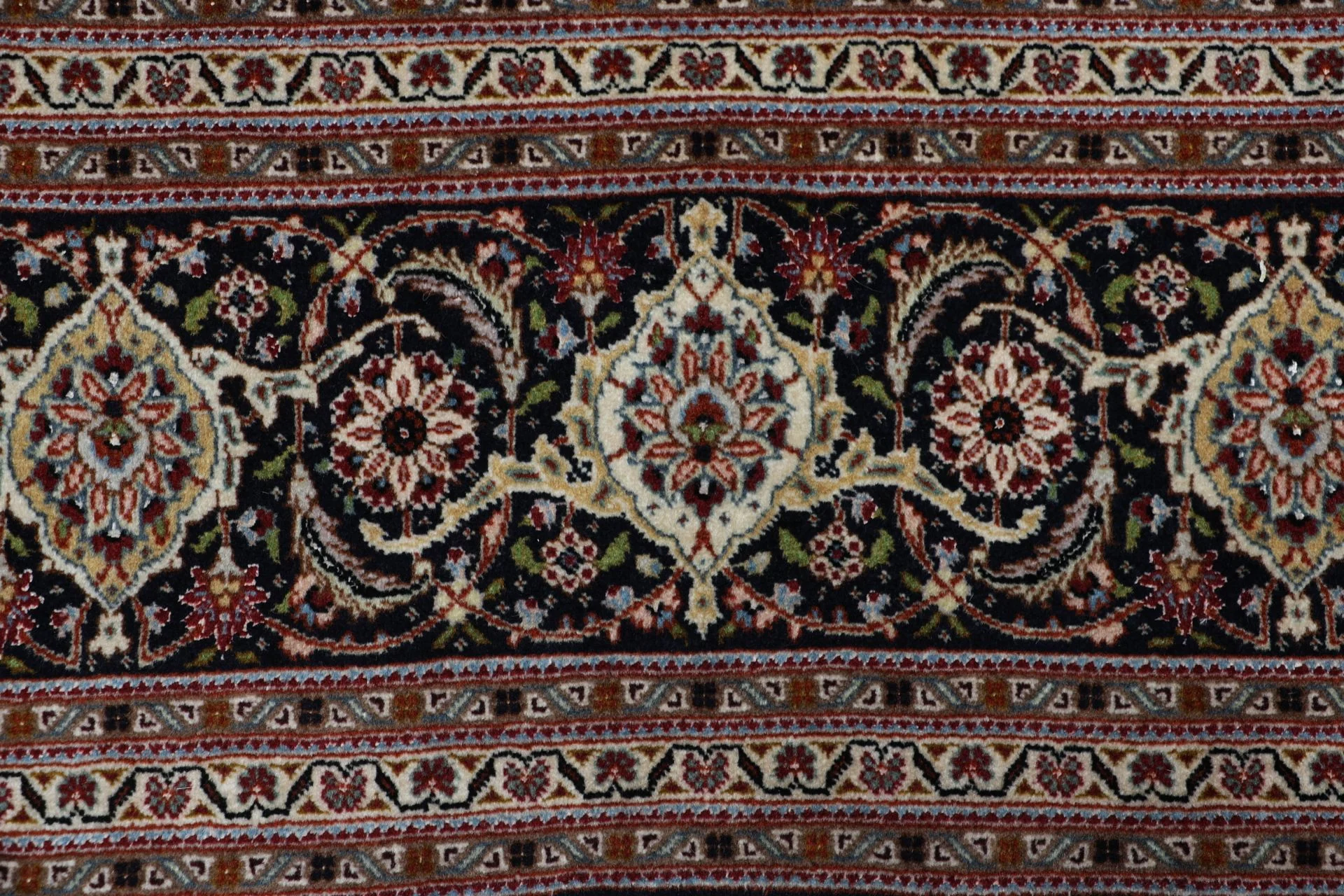 Tabriz Persian Rug 200 × 303 cm, Wool & Silk, hand-knotted