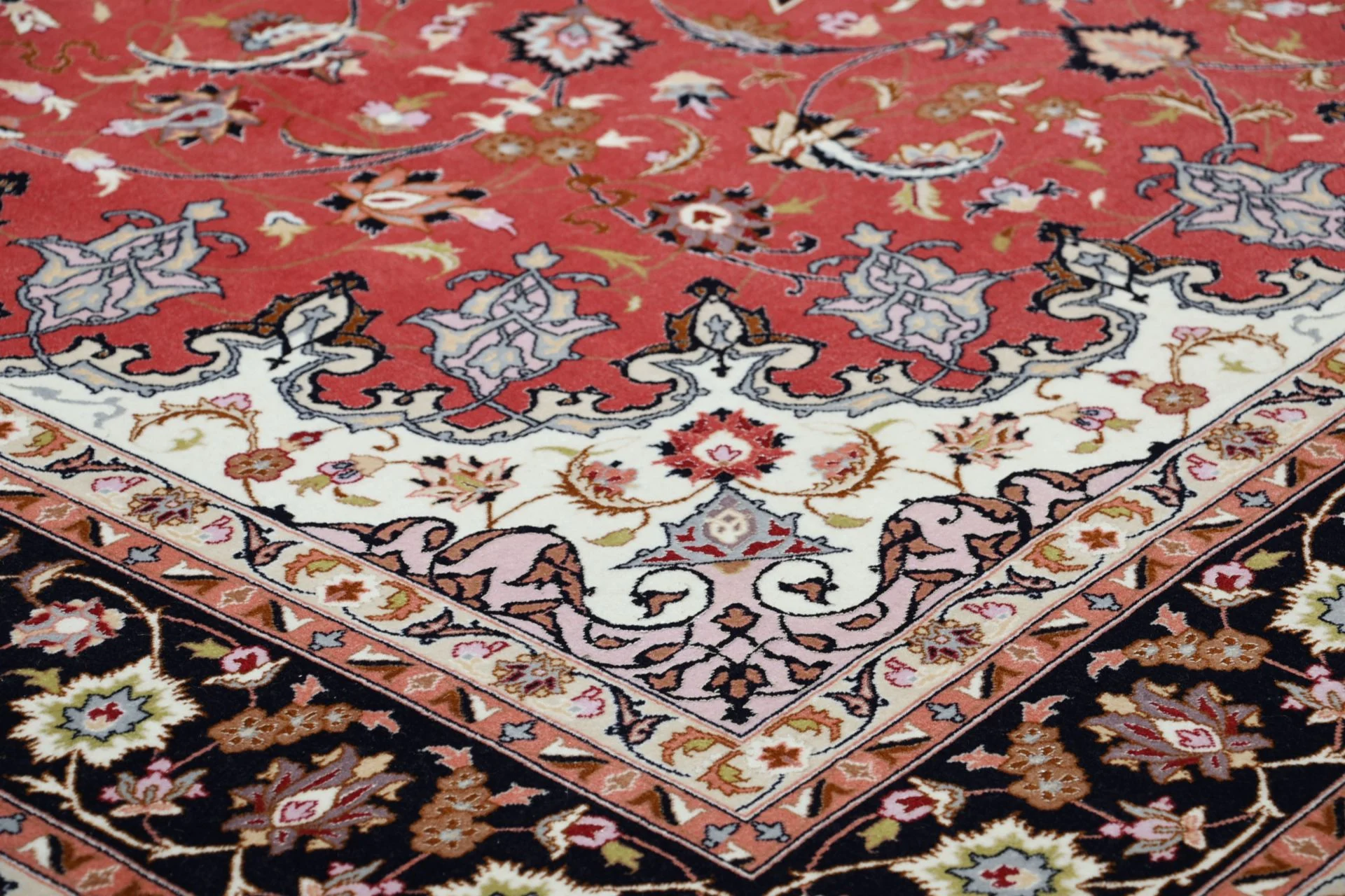 Tabriz Persian Rug 200 × 302 cm, Wool & Silk, hand-knotted