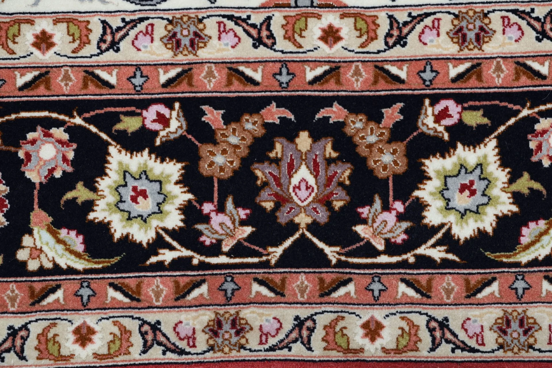 Tabriz Persian Rug 200 × 302 cm, Wool & Silk, hand-knotted