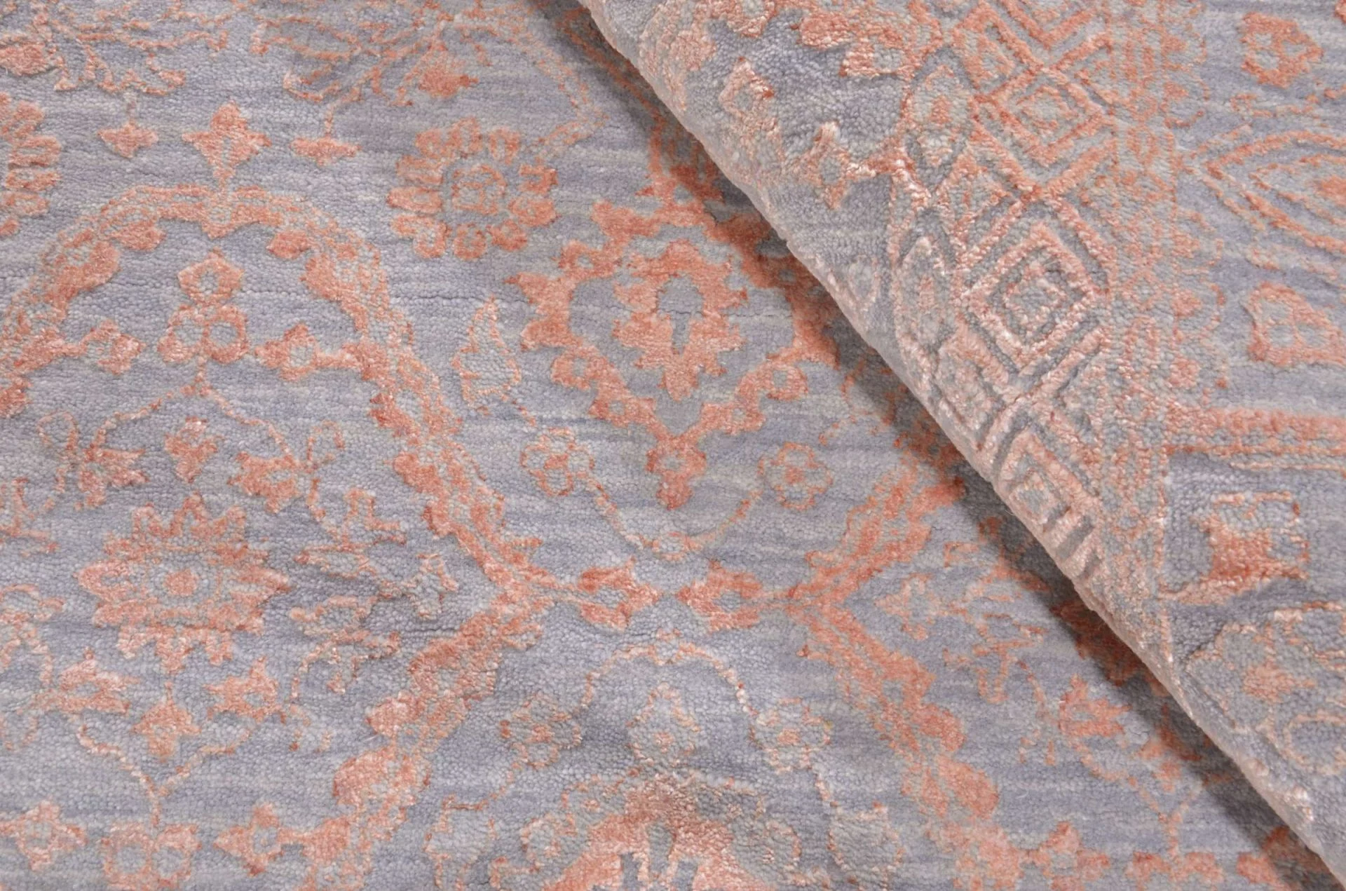 Indian Rug — hand-knotted, 247 × 305 cm, Wool & Silk