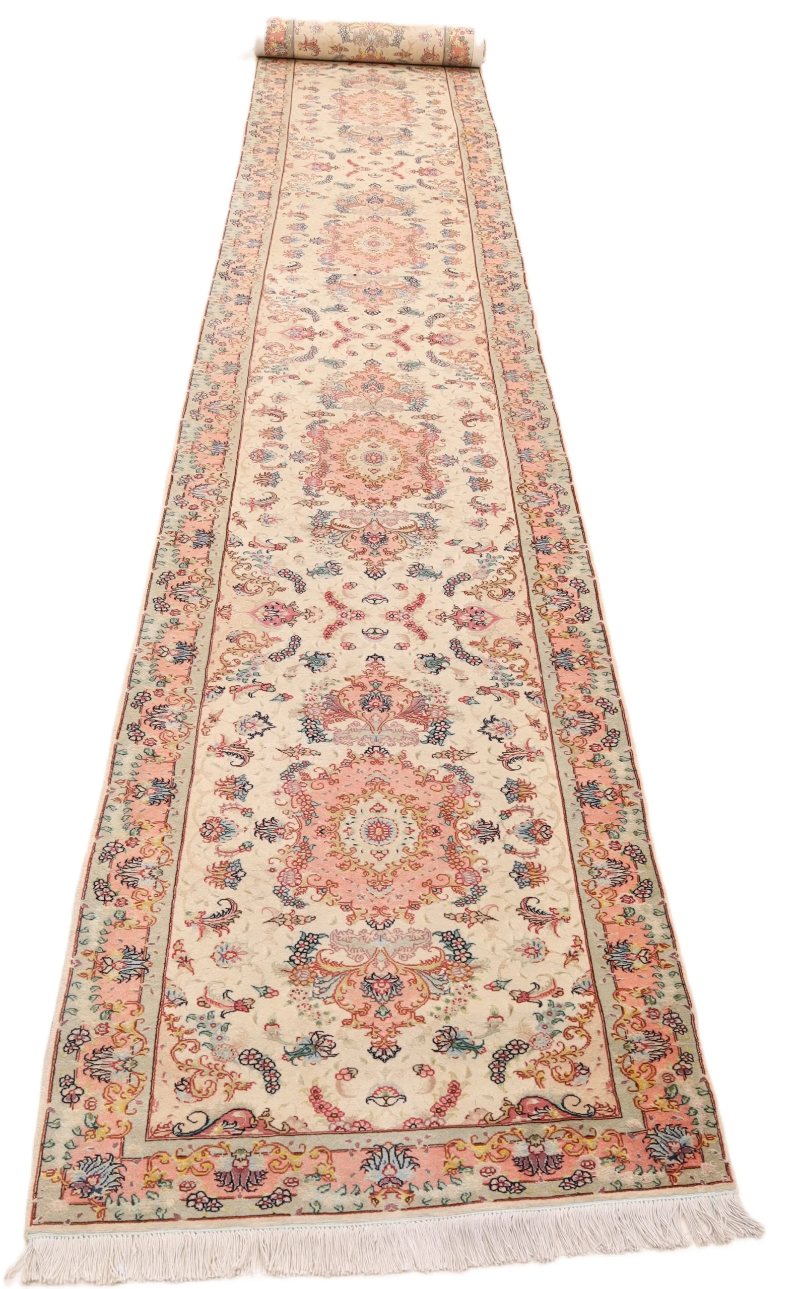 Tabriz Persian Rug — hand-knotted, 680 × 85 cm, Wool & Silk