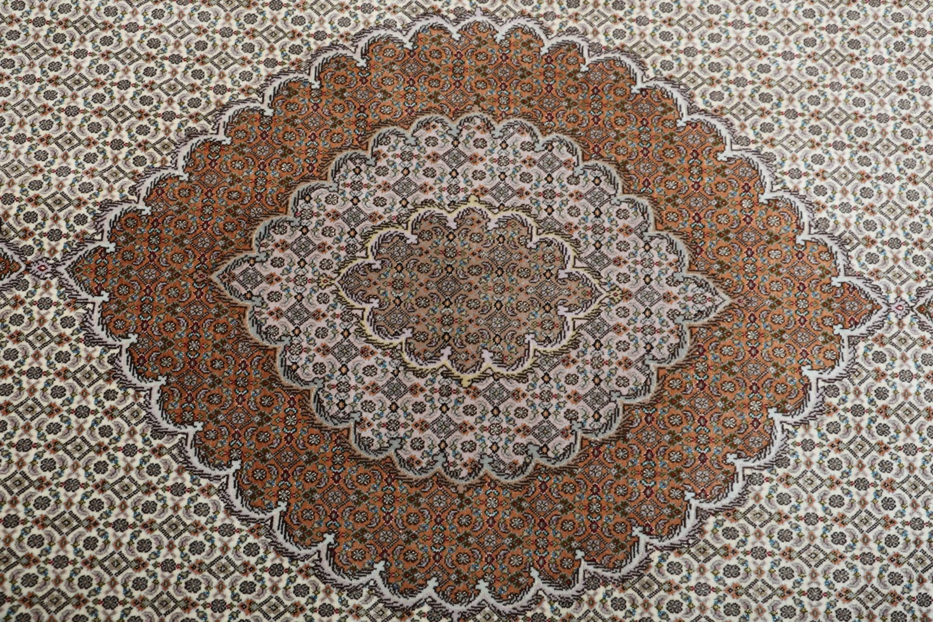 Tabriz Persian Rug — hand-knotted, 200 × 260 cm, Wool & Silk