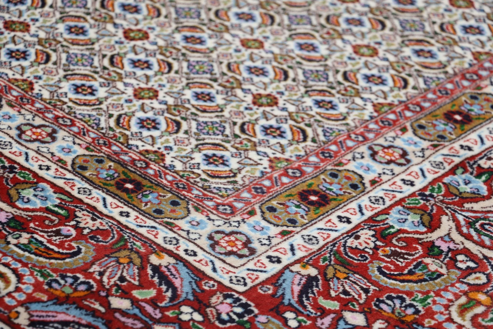 Moud Persian Rug — hand-knotted, 207 × 300 cm, Wool