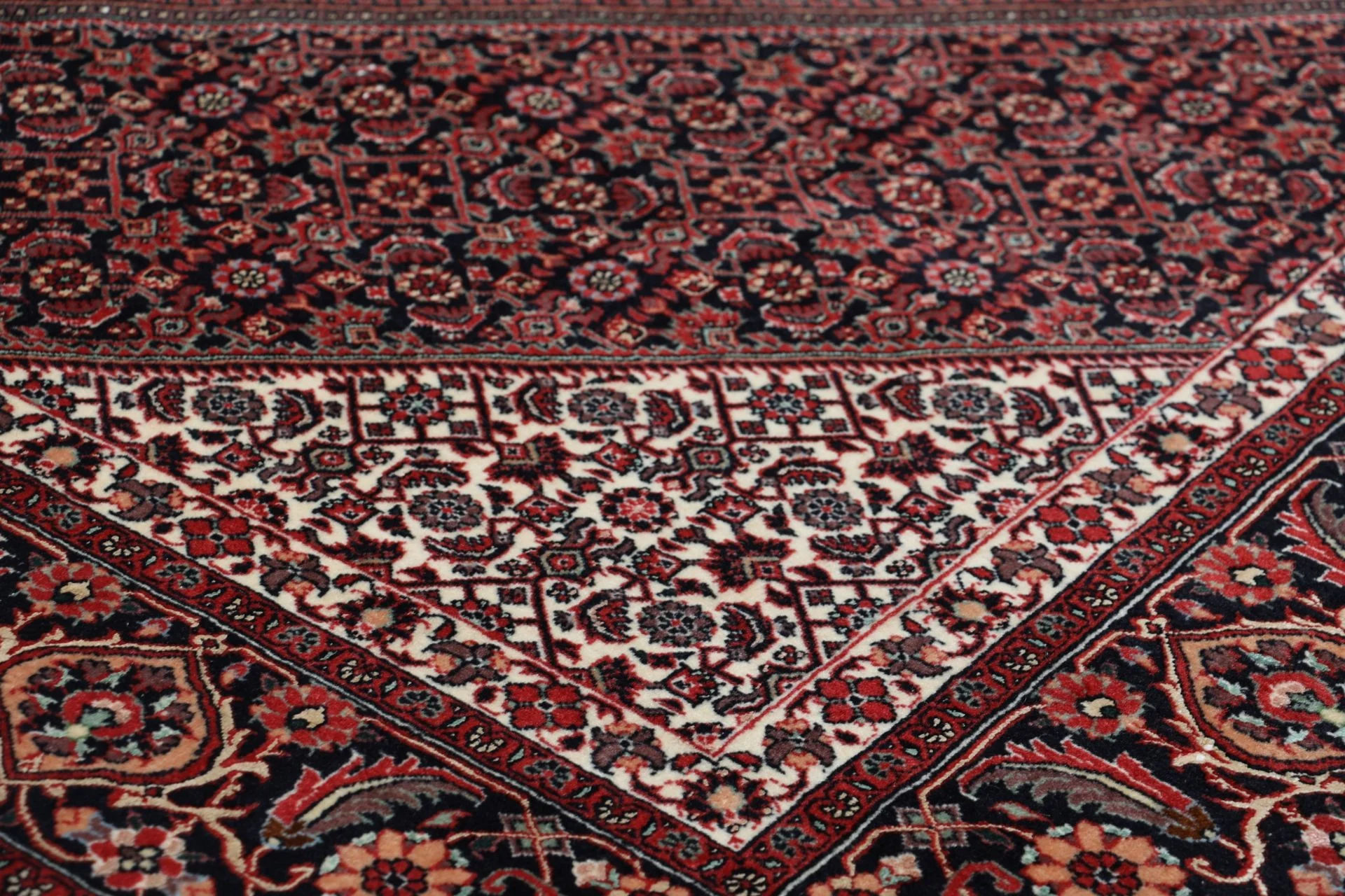 Bijar Persian Rug 203 × 295 cm, Wool & Silk, hand-knotted