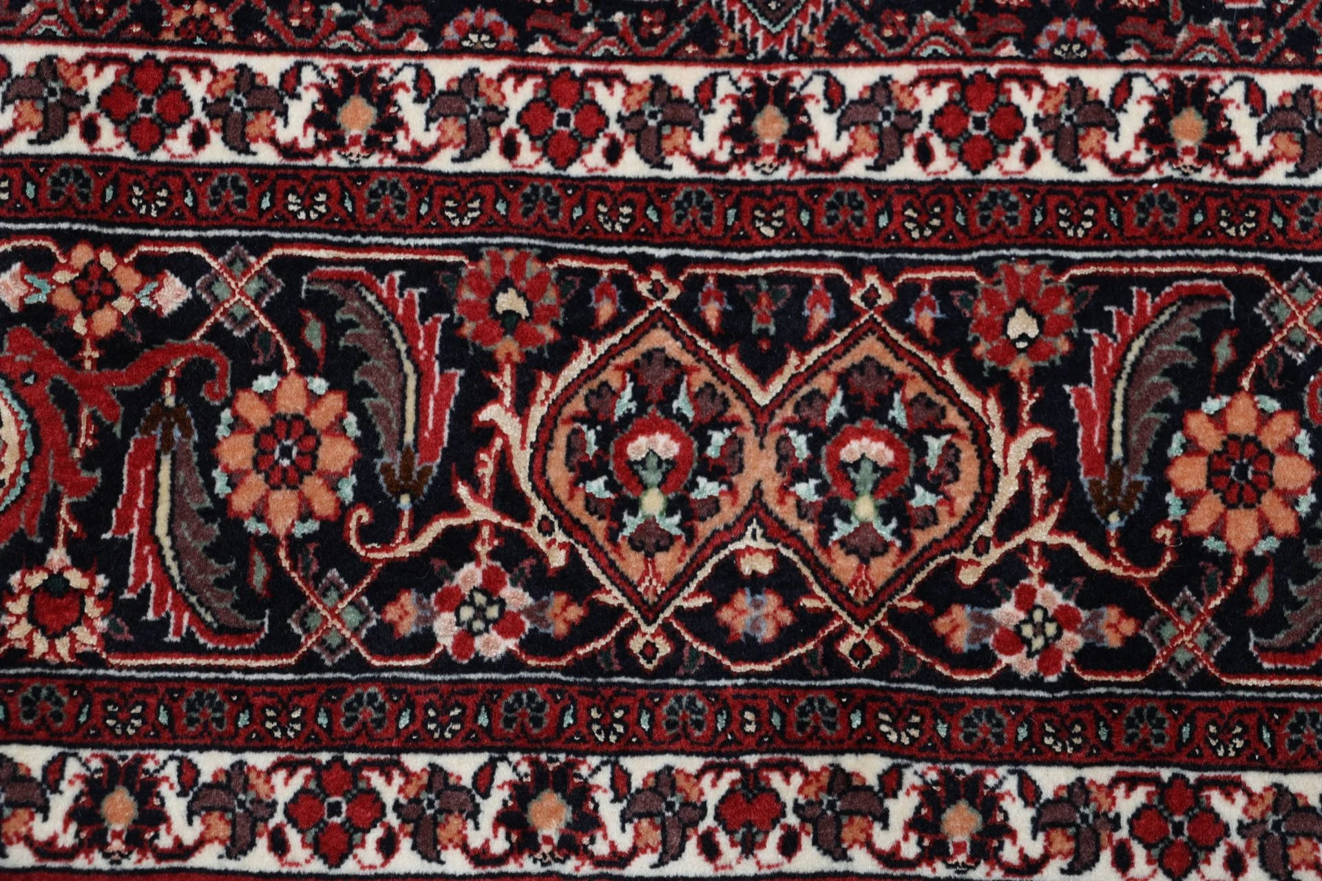 Bijar Persian Rug 203 × 295 cm, Wool & Silk, hand-knotted