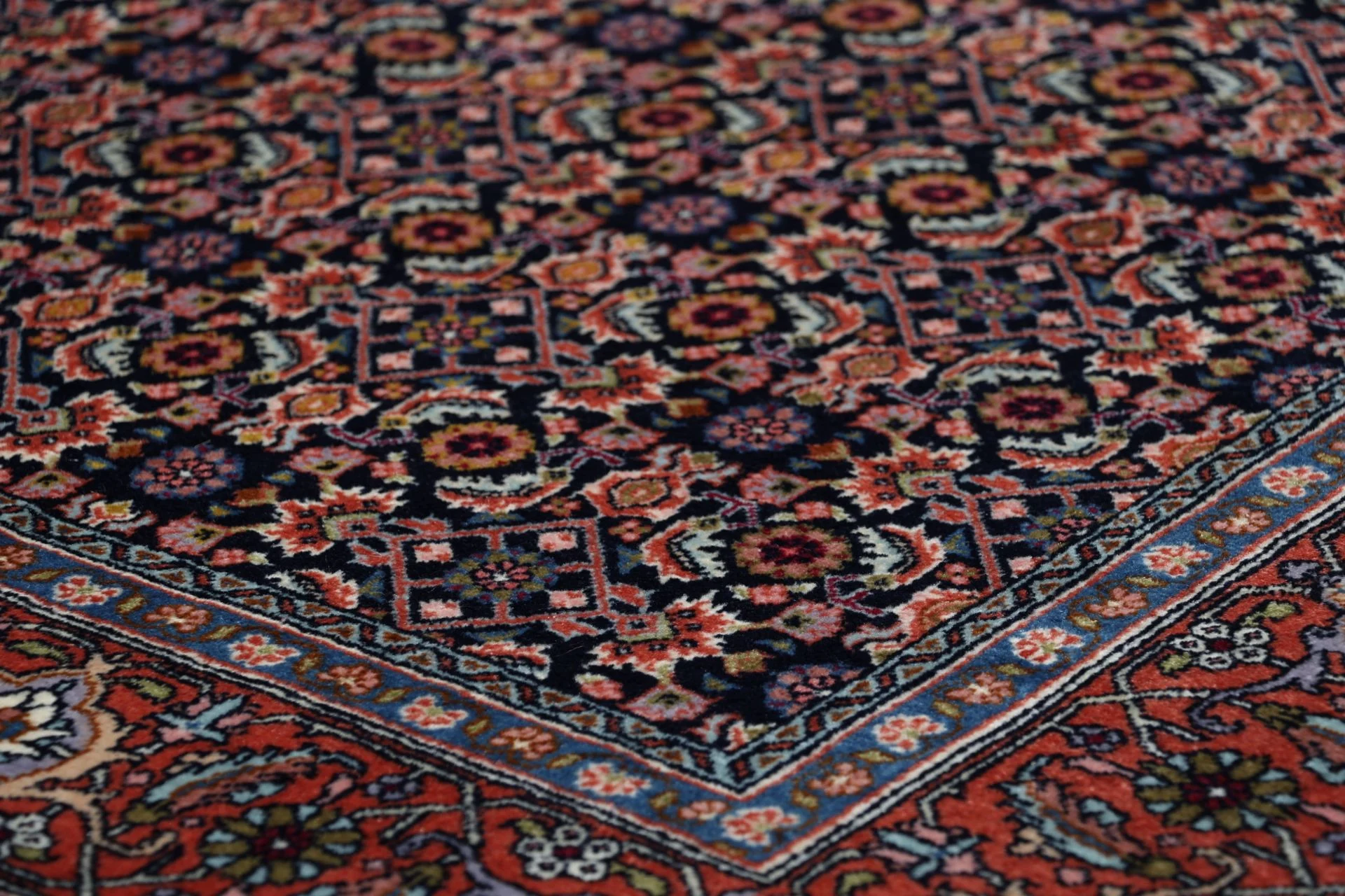 Hand-Knotted Wool Bijar Persian Rug, 170 × 264 cm