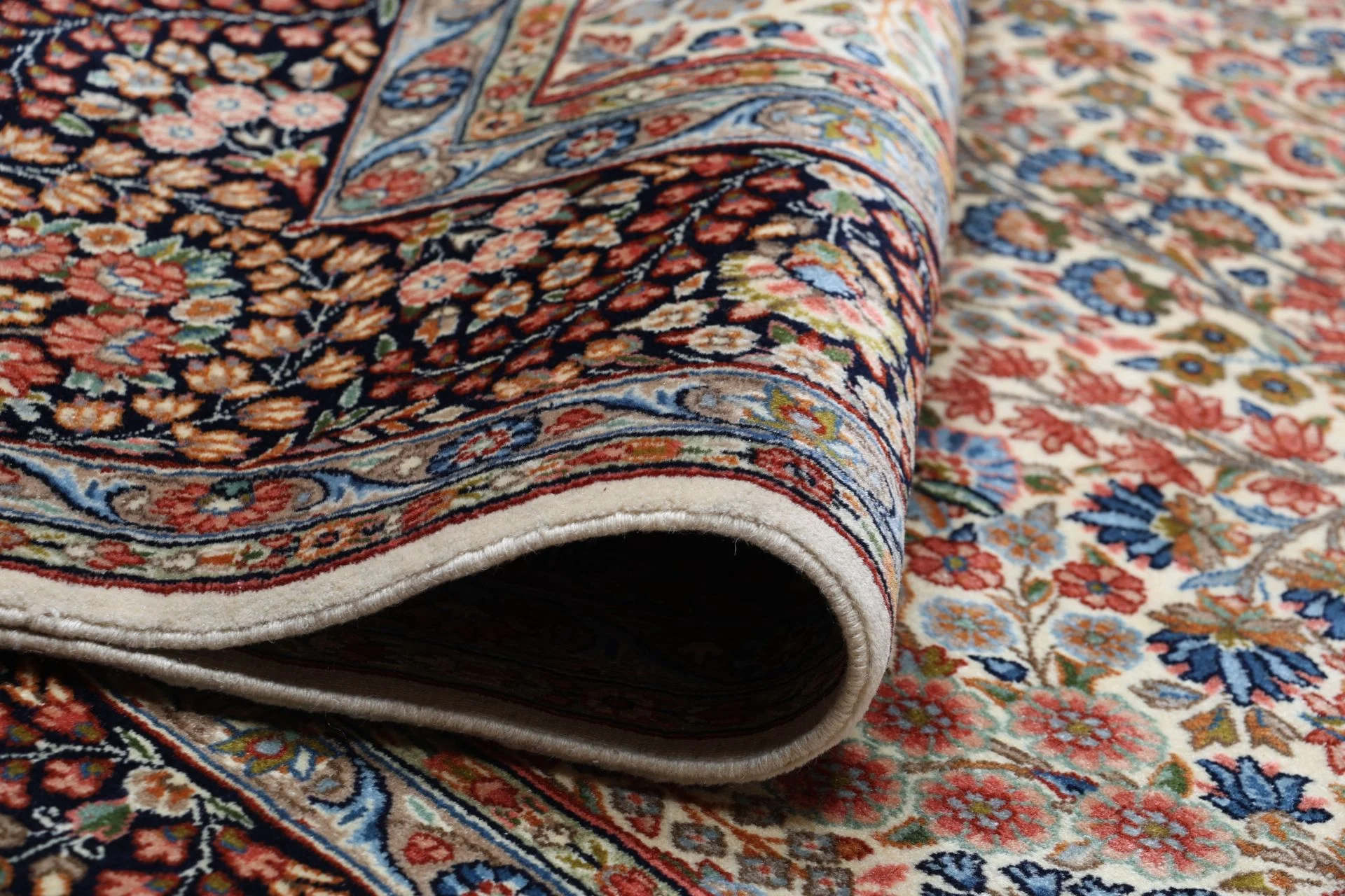 Hand-Knotted Wool Kerman Persian Rug, 220 × 280 cm