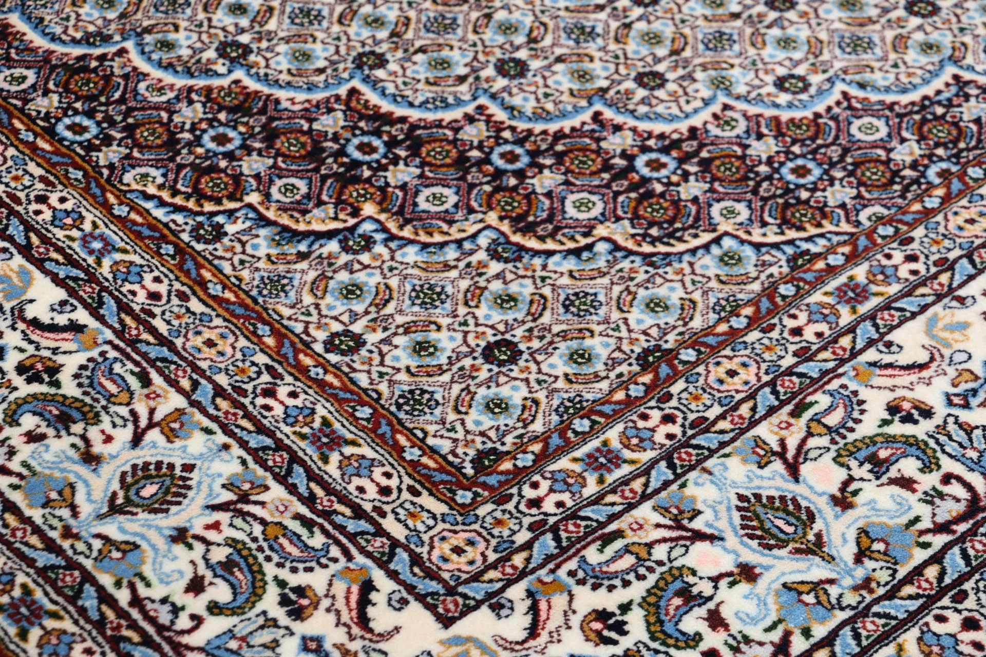 Moud Persian Rug — hand-knotted, 195 × 255 cm, Wool