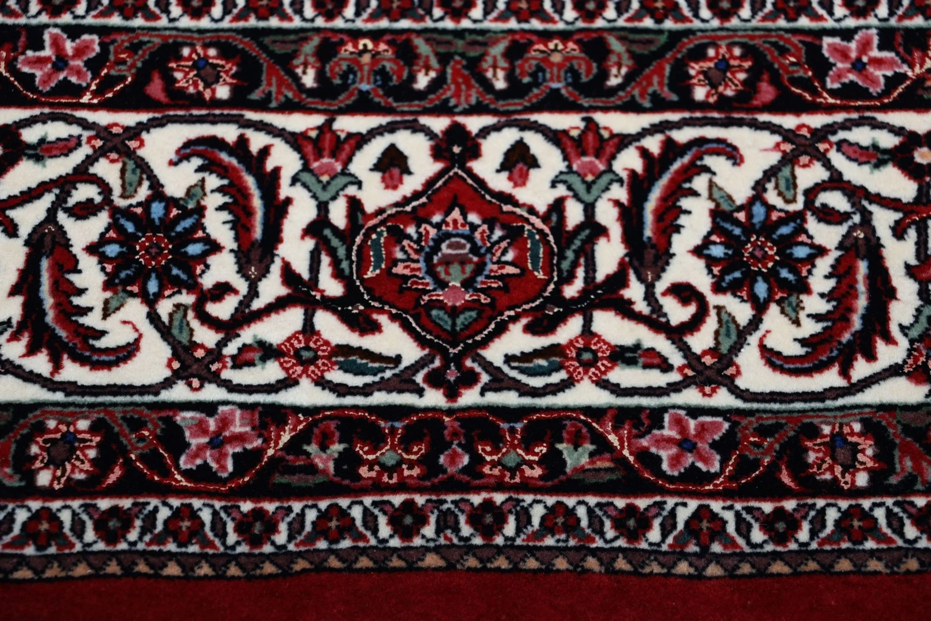 Bijar Persian Rug 205 × 208 cm, Wool & Silk, hand-knotted