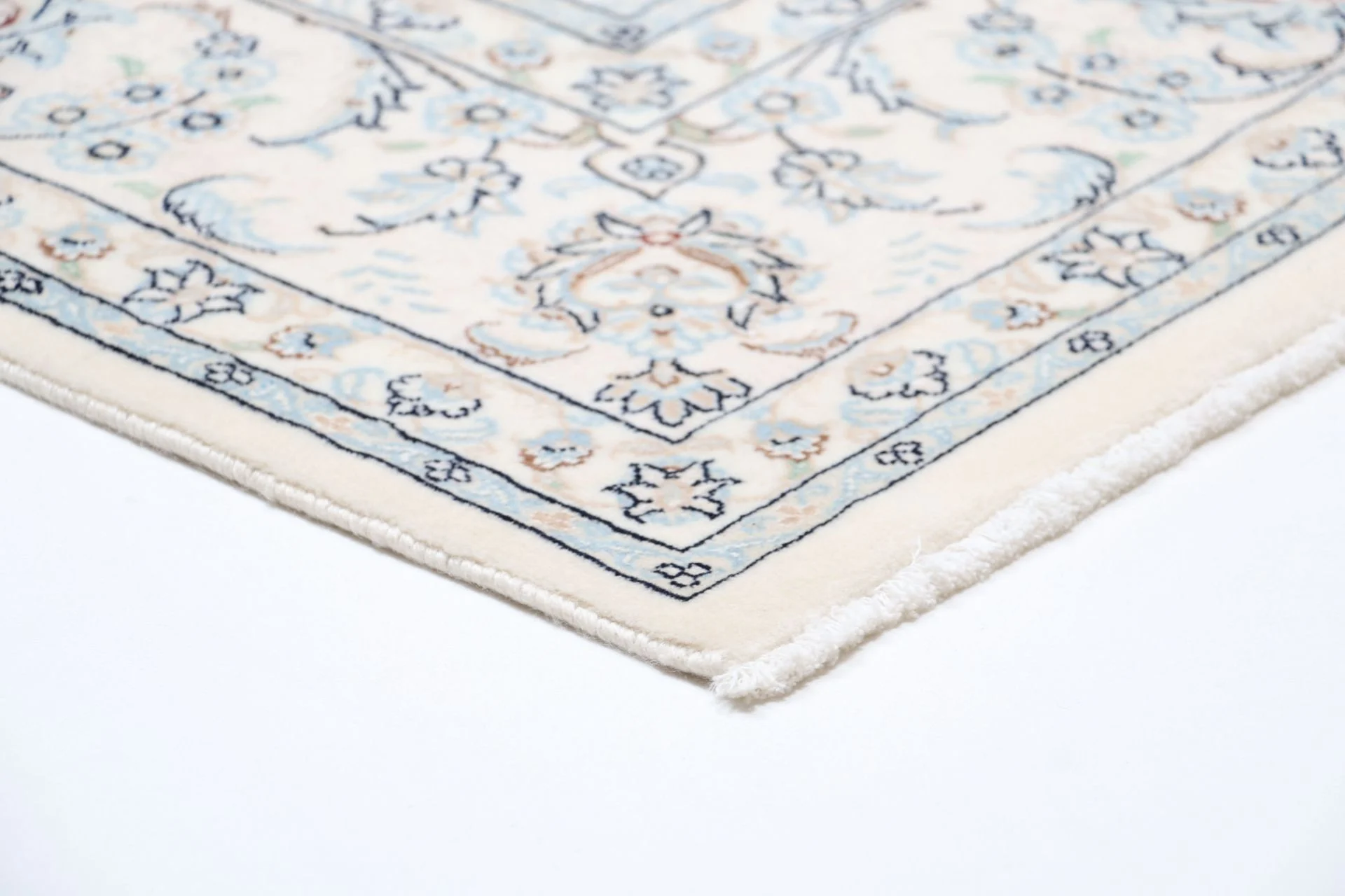 Nain Persian Rug — hand-knotted, 202 × 295 cm, Wool & Silk