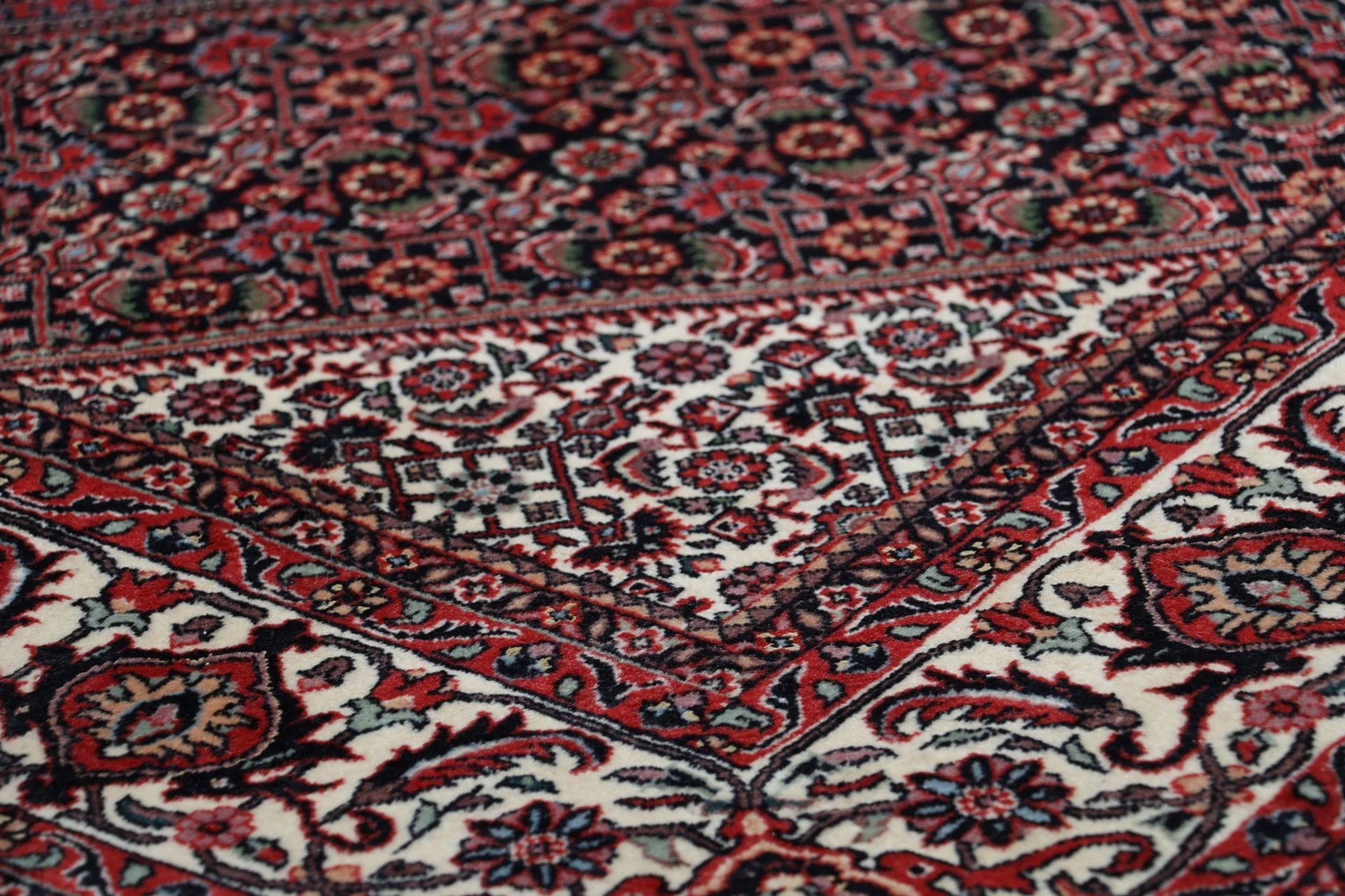 Hand-Knotted Wool & Silk Bijar Persian Rug, 173 × 250 cm