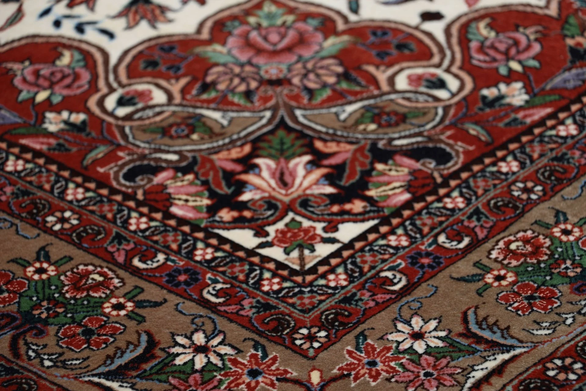 Hand-Knotted Wool & Silk Bijar Persian Rug, 175 × 248 cm