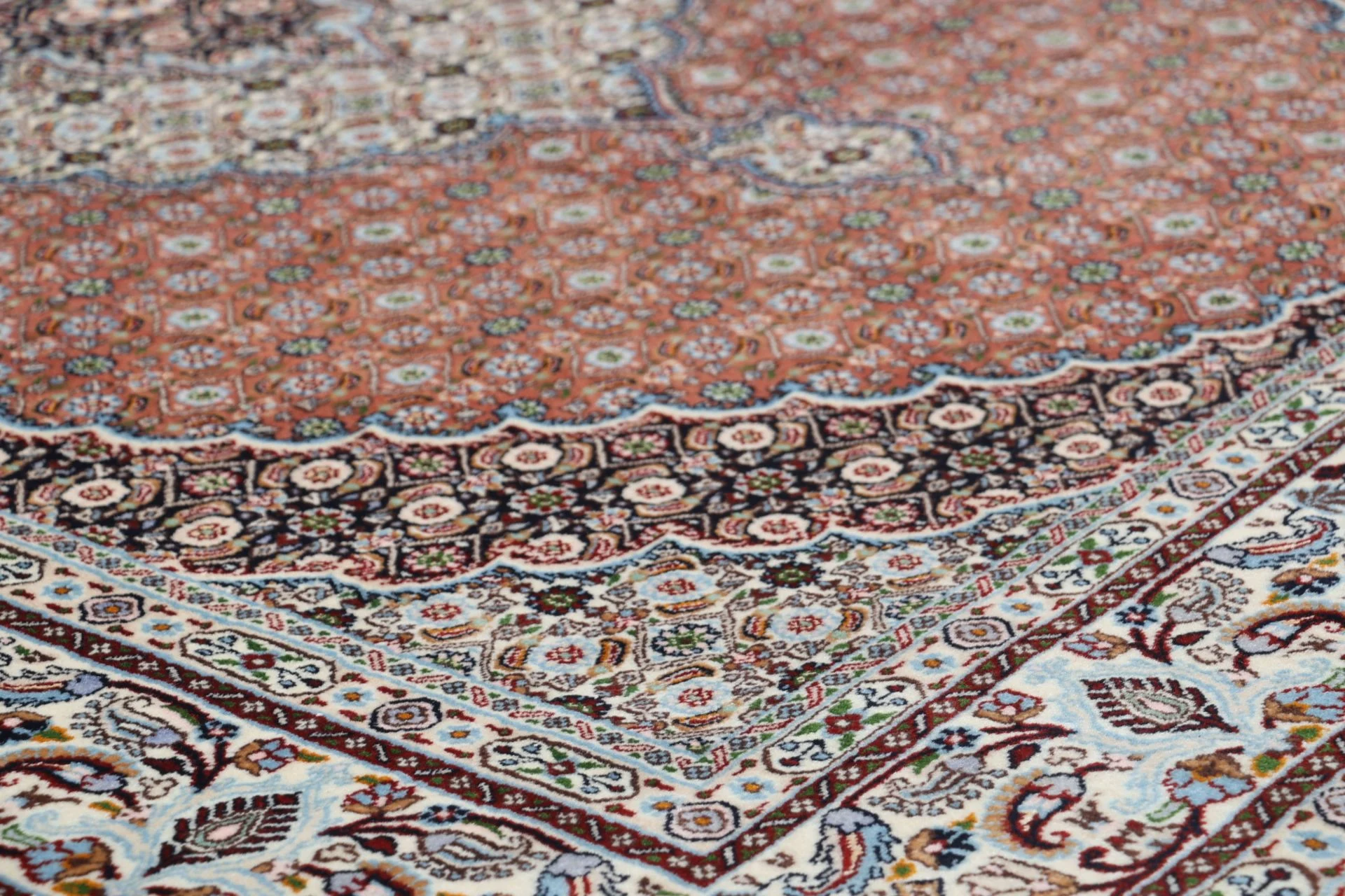Moud Persian Rug 178 × 235 cm, Wool & Silk, hand-knotted