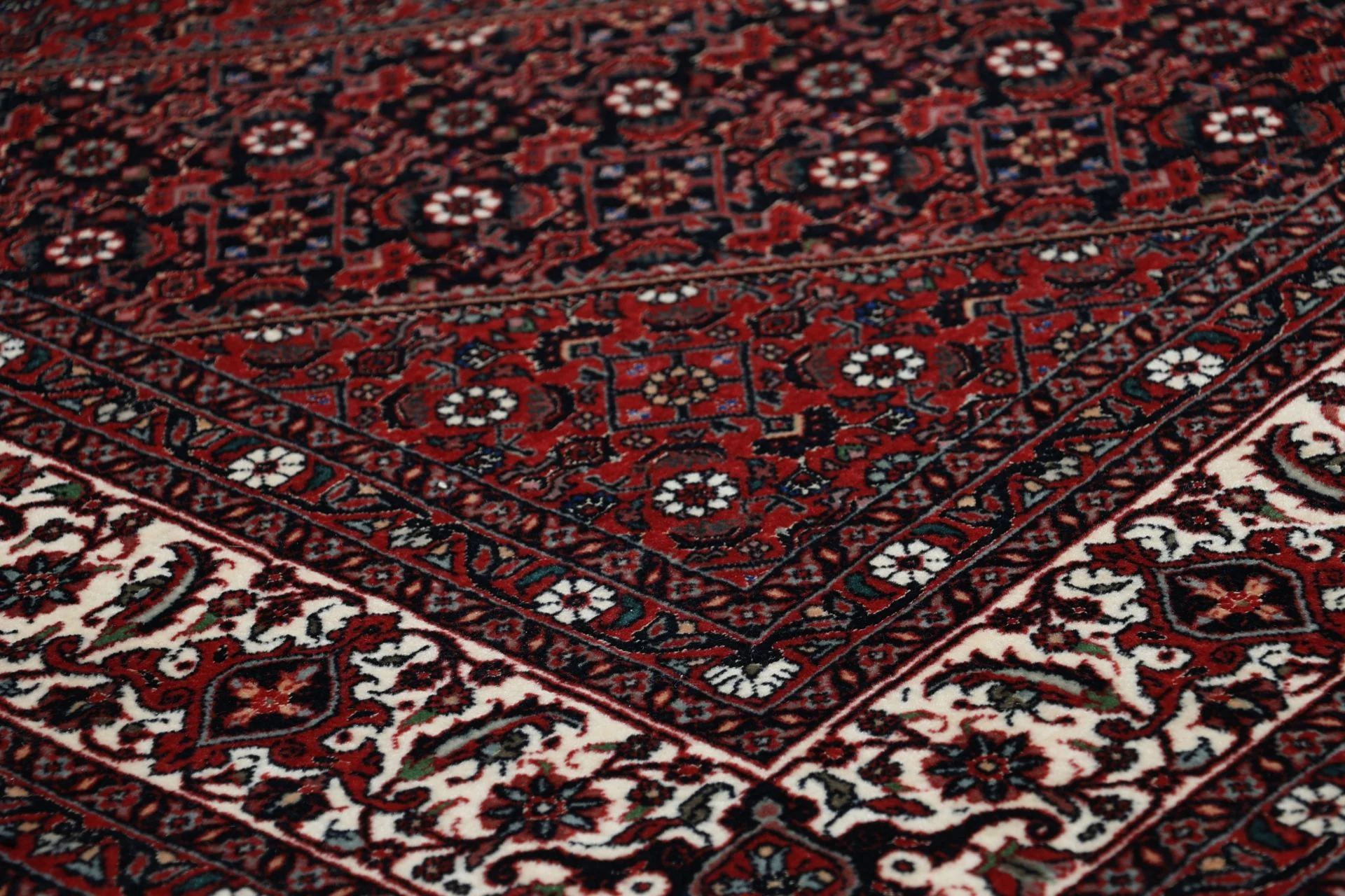 Bijar Persian Rug 177 × 236 cm, Wool & Silk, hand-knotted