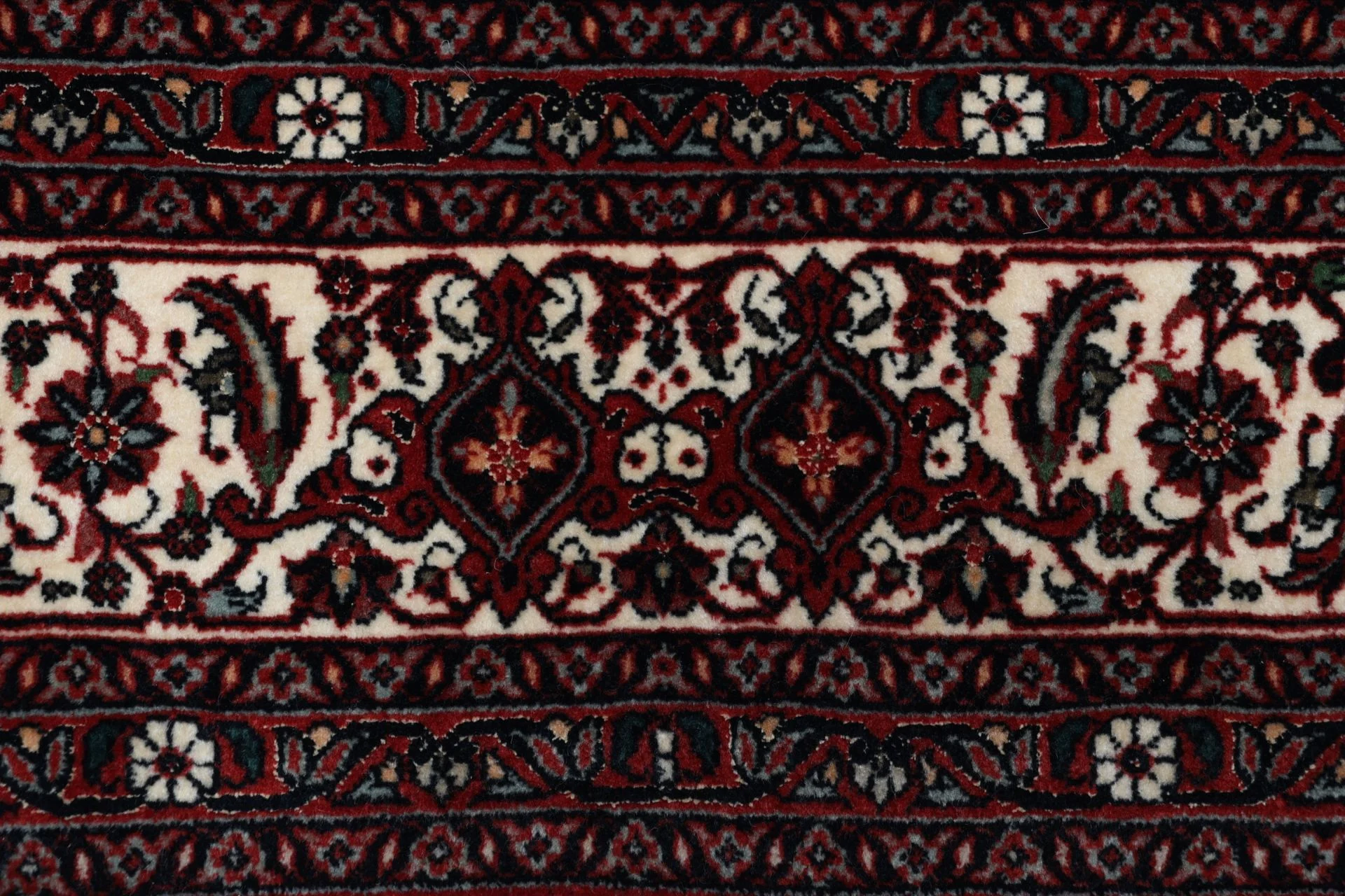 Bijar Persian Rug 177 × 236 cm, Wool & Silk, hand-knotted
