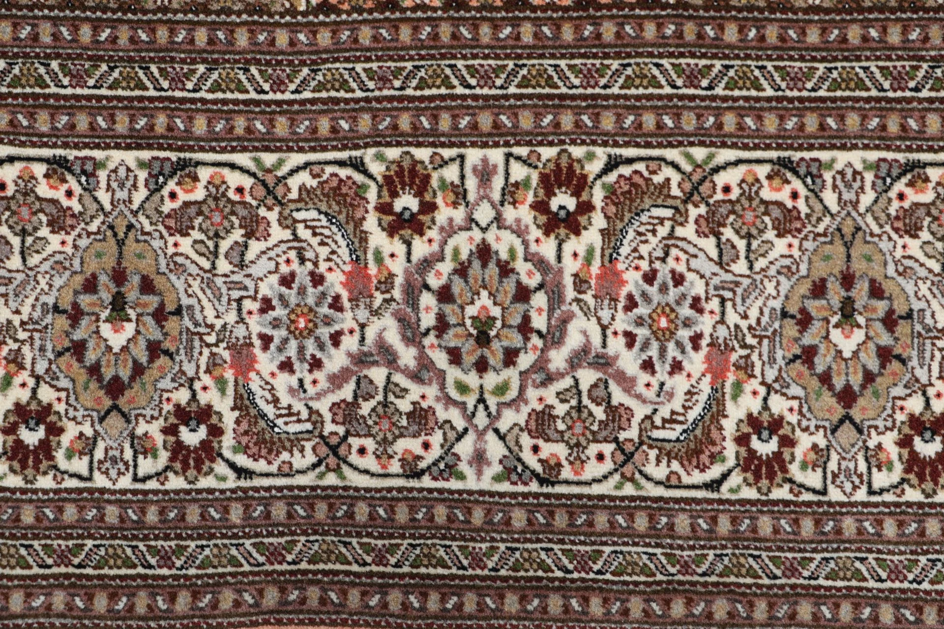 Tabriz Persian Rug 248 × 354 cm, Wool & Silk, hand-knotted