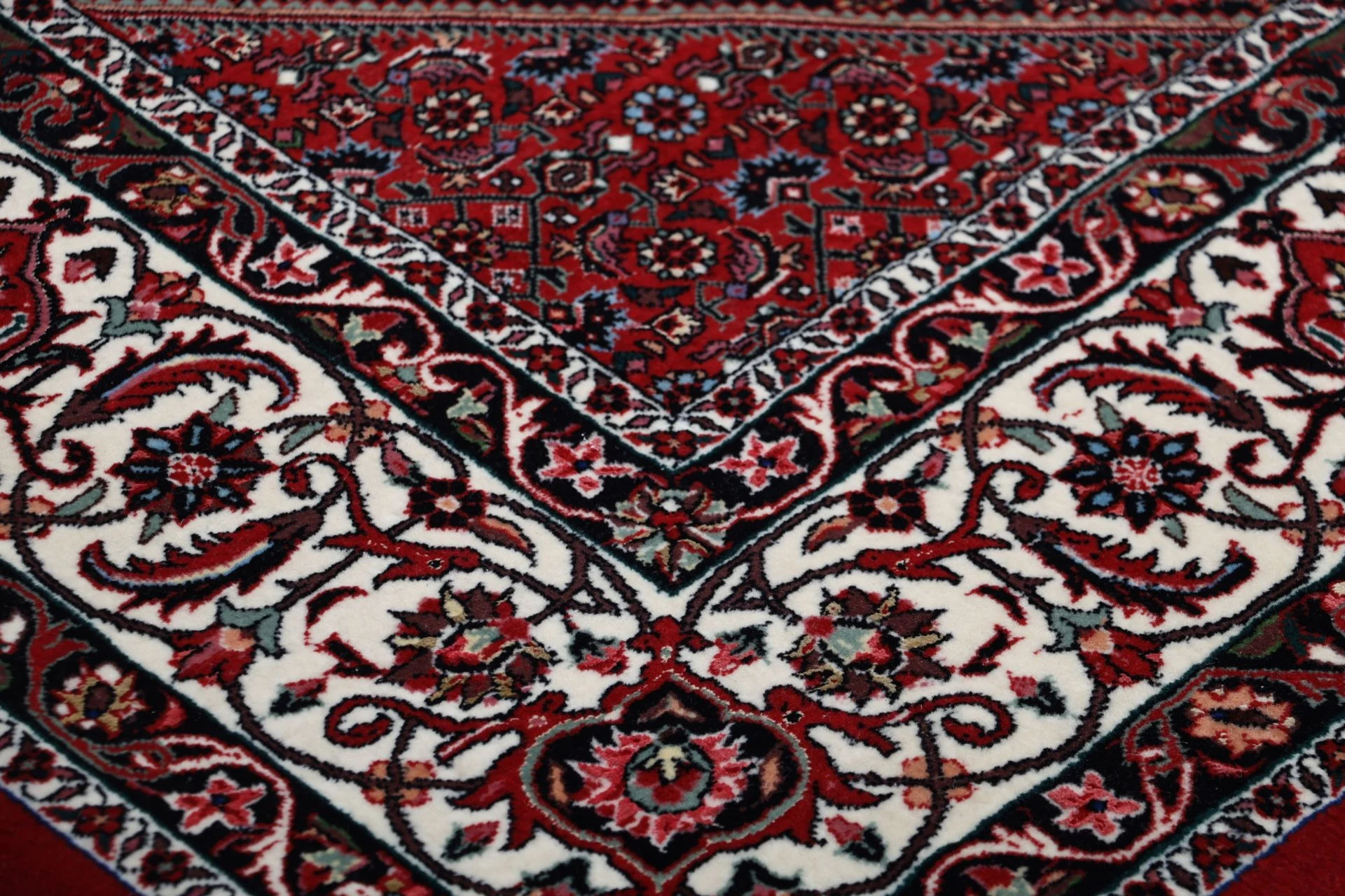 Bijar Persian Rug 204 × 206 cm, Wool & Silk, hand-knotted