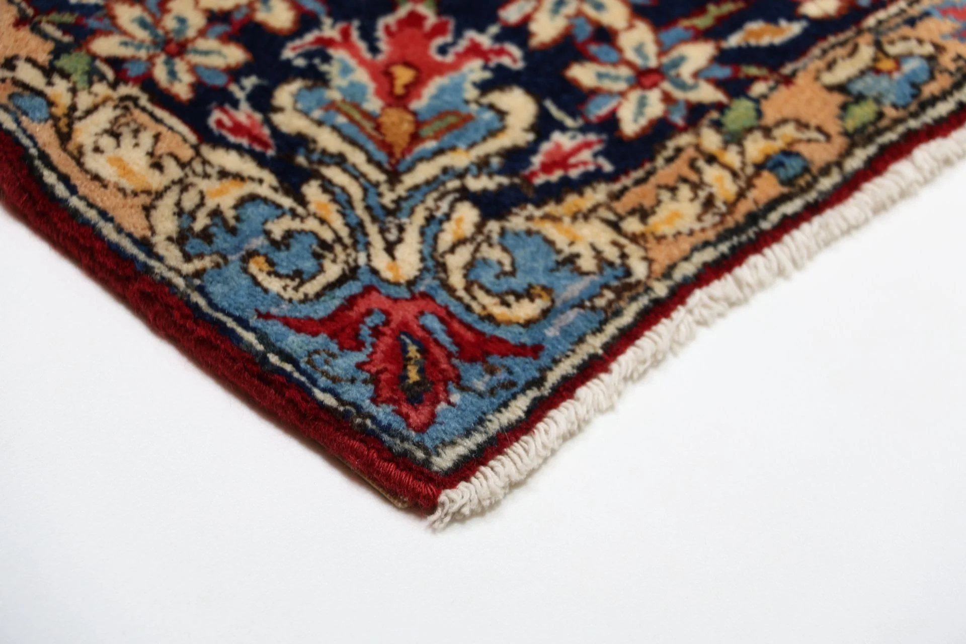 Kerman Persian Rug 148 × 227 cm, Wool, hand-knotted
