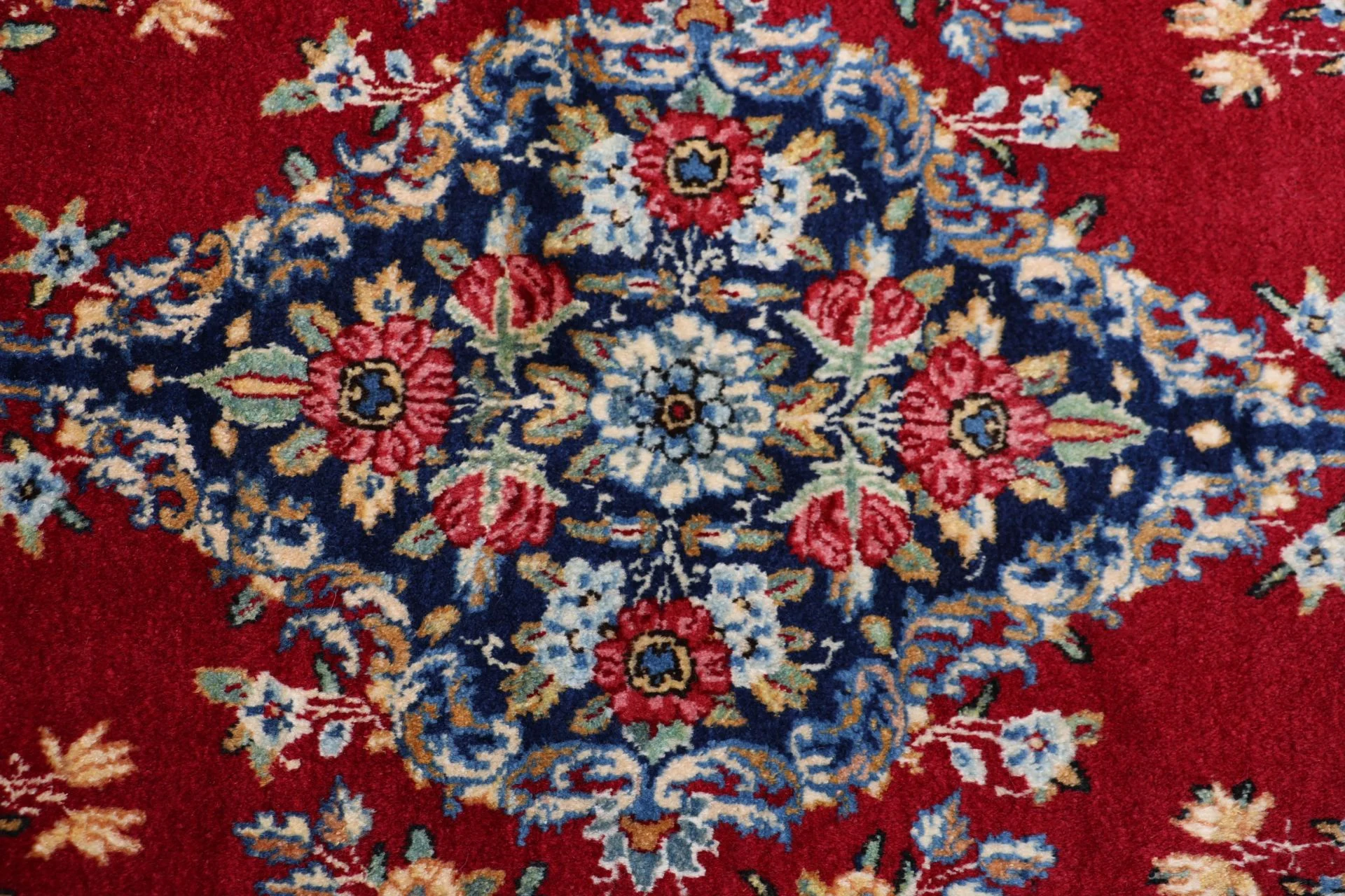 Kerman Persian Rug 148 × 227 cm, Wool, hand-knotted