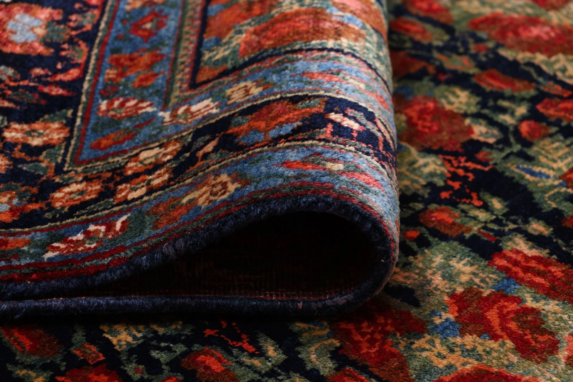 Persian Rug 163 × 218 cm, Wool, hand-knotted