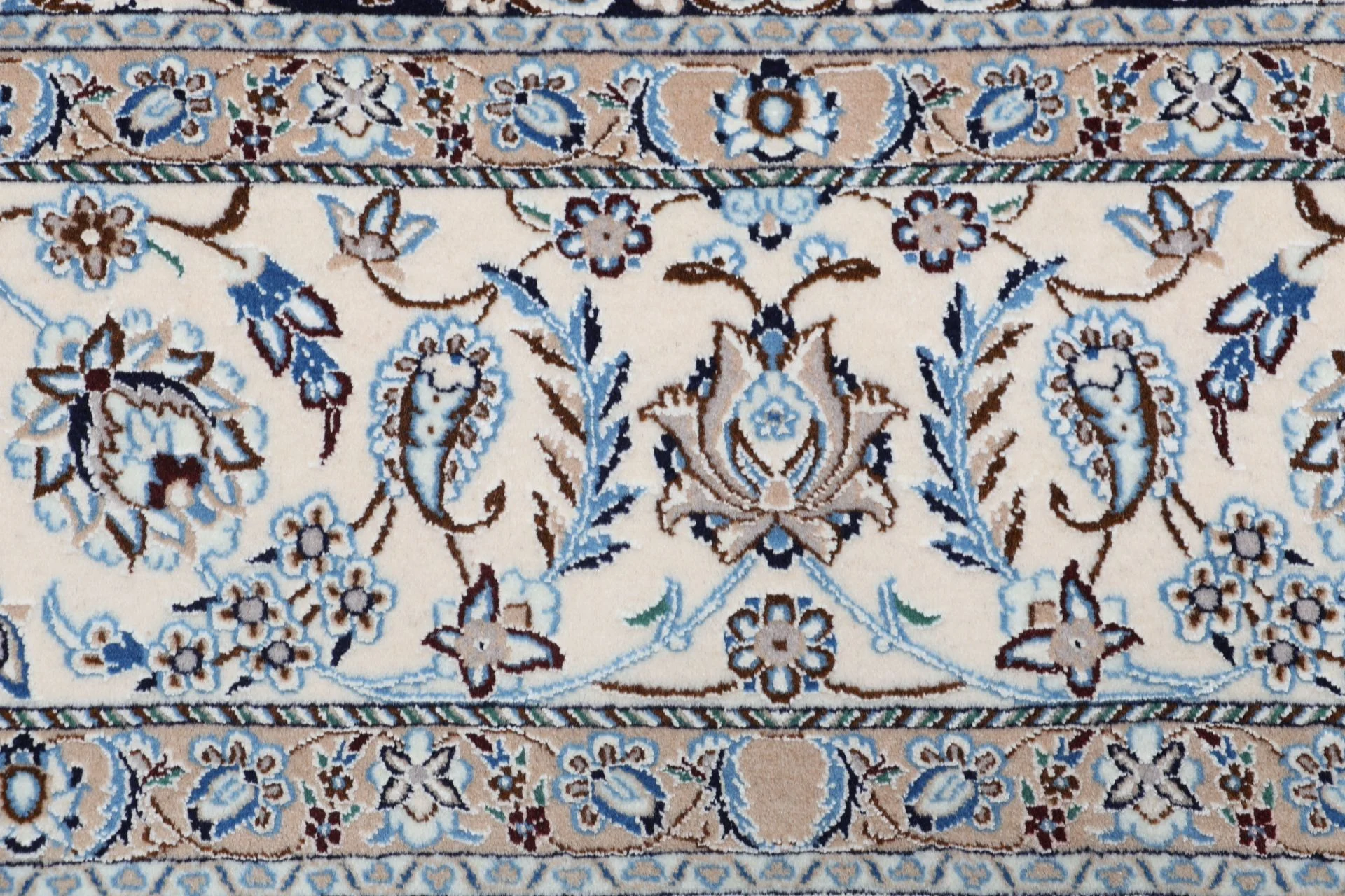 Nain Persian Rug — hand-knotted, 186 × 280 cm, Wool & Silk