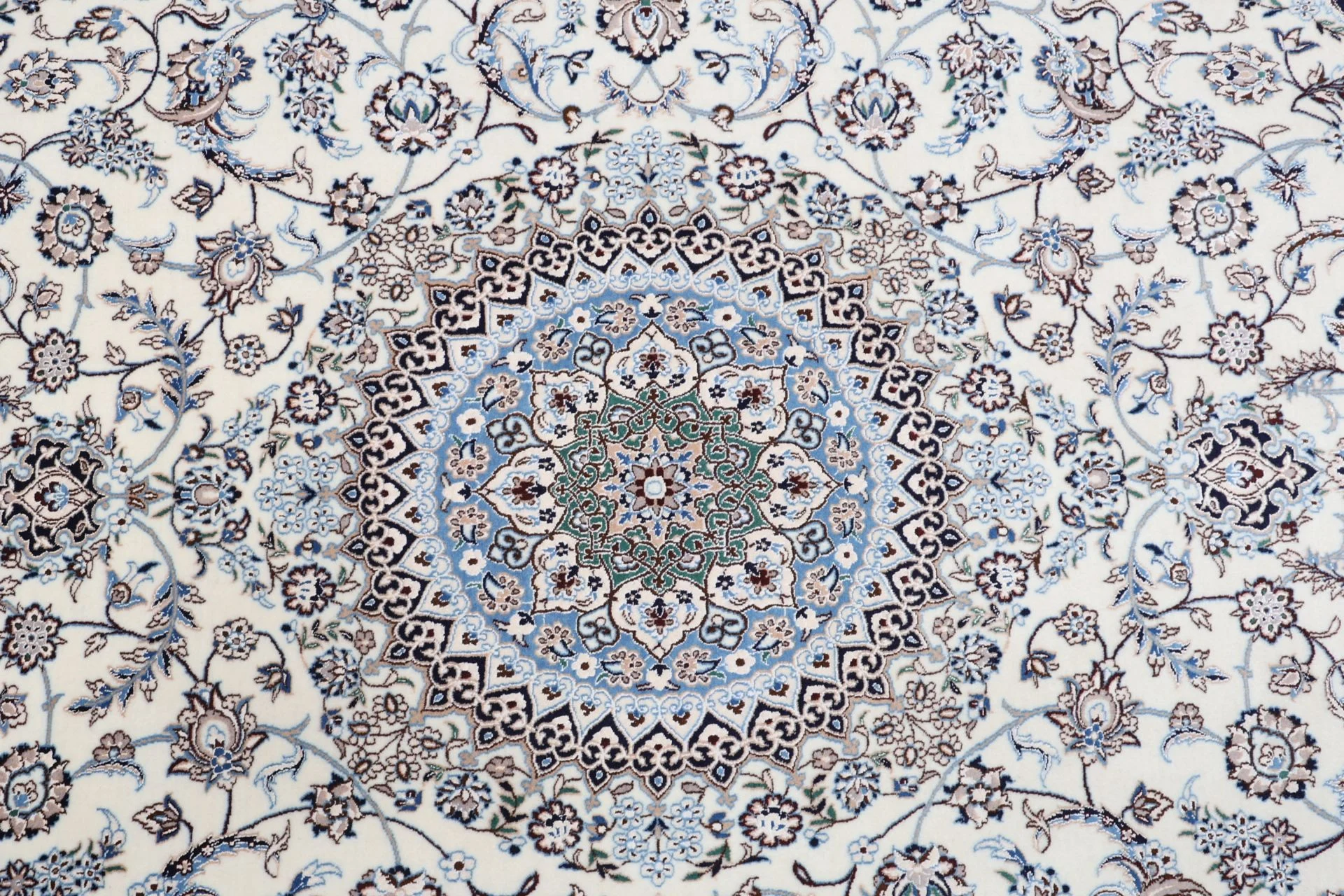 Nain Persian Rug — hand-knotted, 186 × 280 cm, Wool & Silk