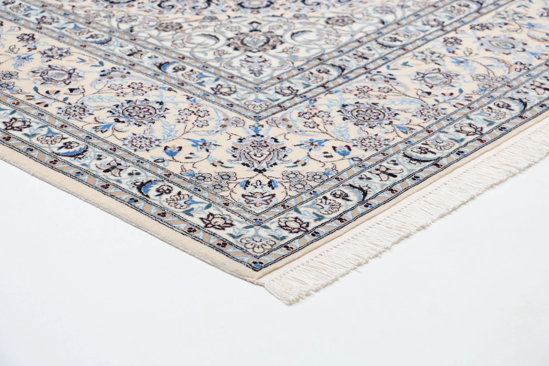 Nain Persian Rug — hand-knotted, 207 × 298 cm, Wool & Silk
