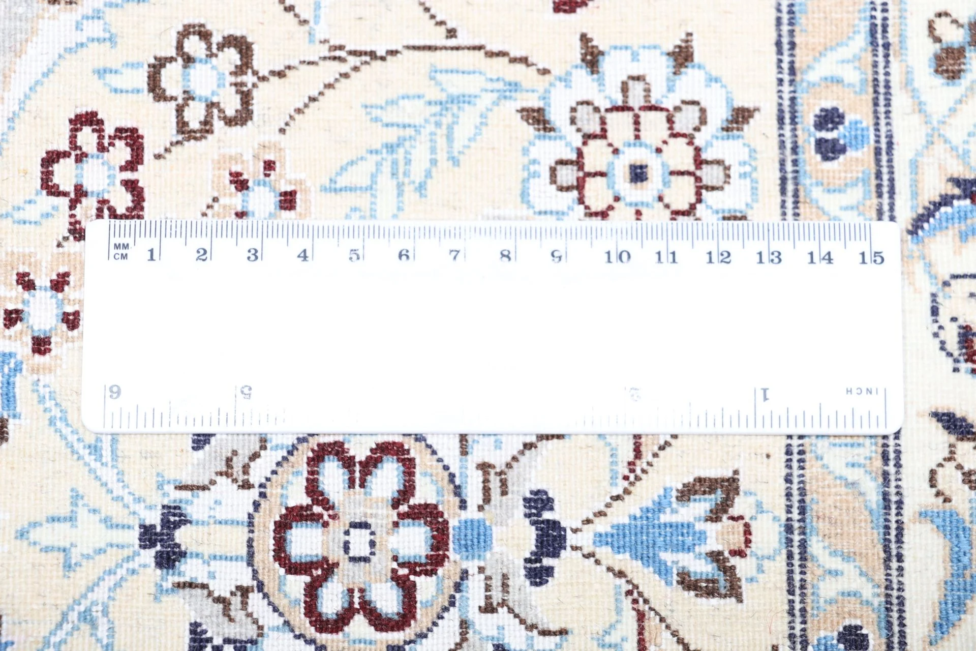 Nain Persian Rug — hand-knotted, 207 × 298 cm, Wool & Silk