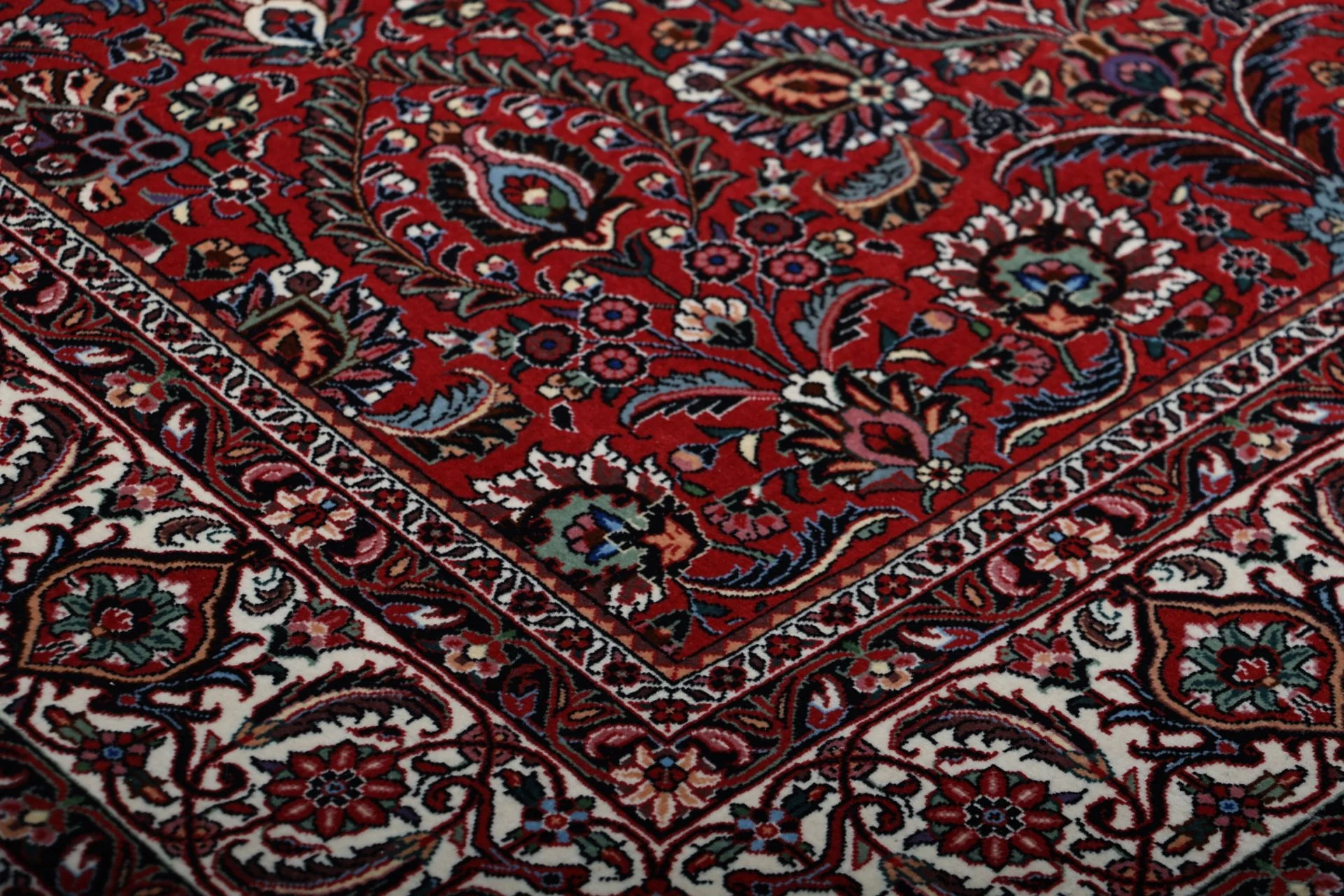 Bijar Persian Rug 207 × 256 cm, Wool & Silk, hand-knotted