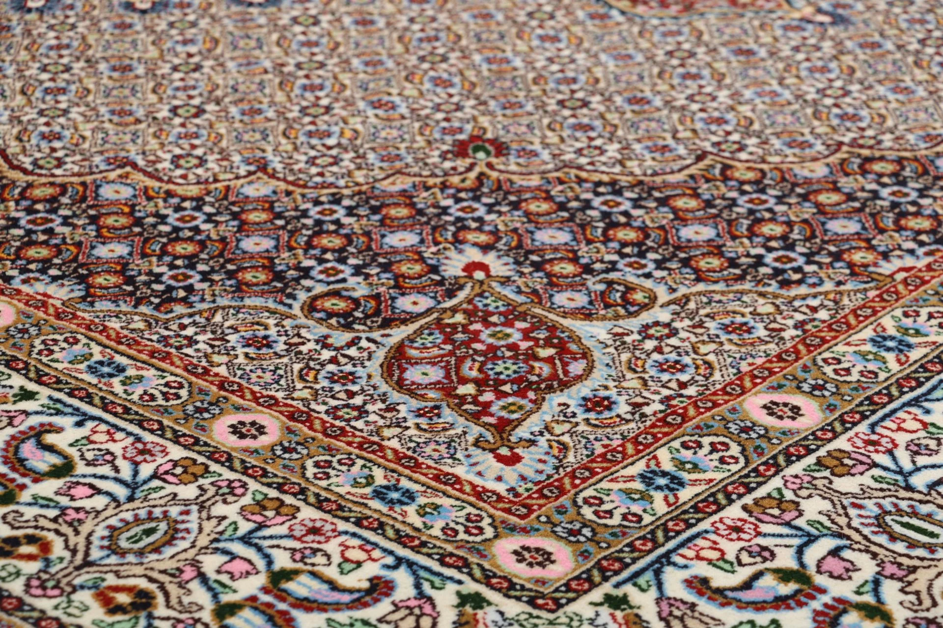 Moud Persian Rug — hand-knotted, 245 × 353 cm, Wool