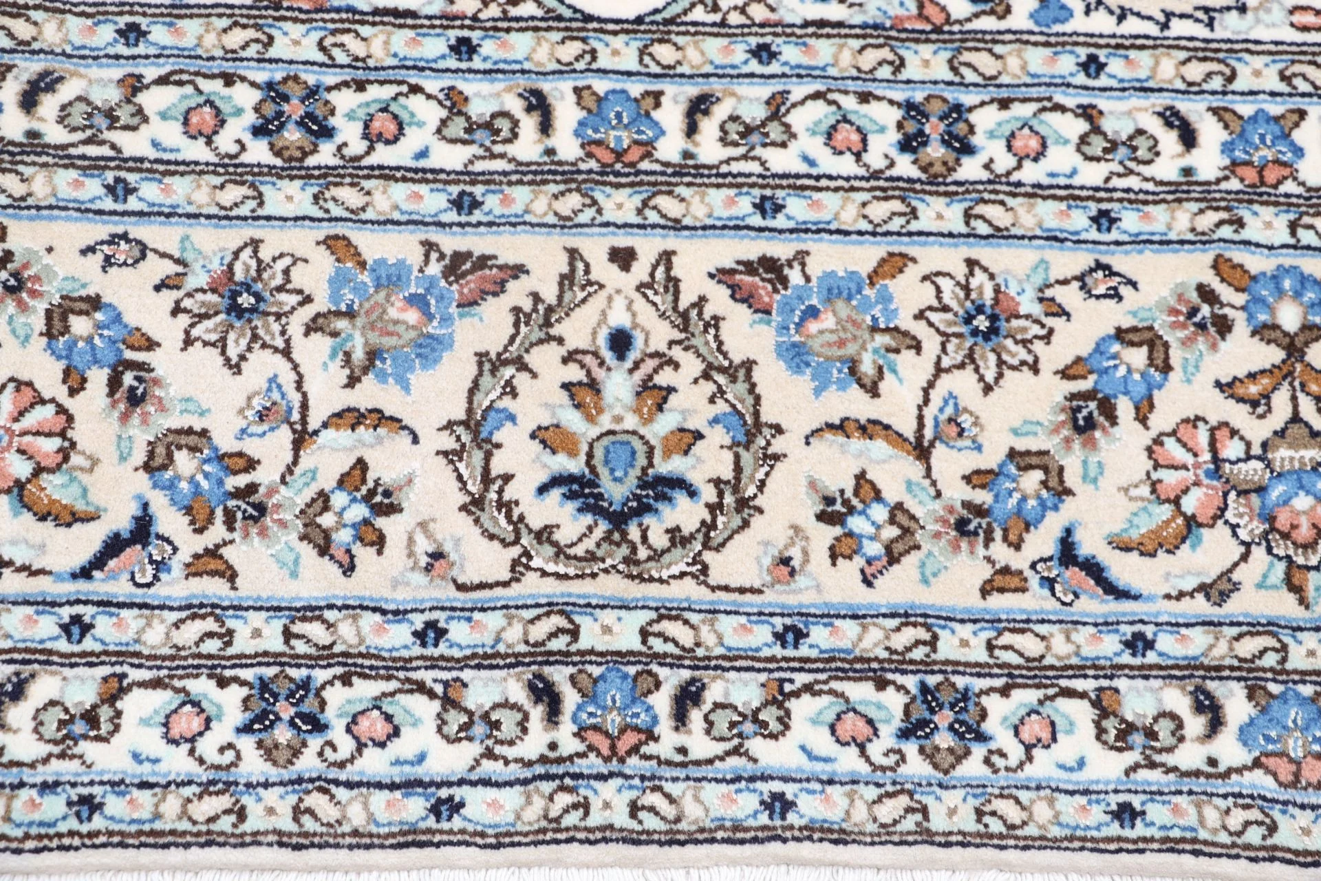 Kashan Persian Rug — hand-knotted, 253 × 345 cm, Wool & Silk