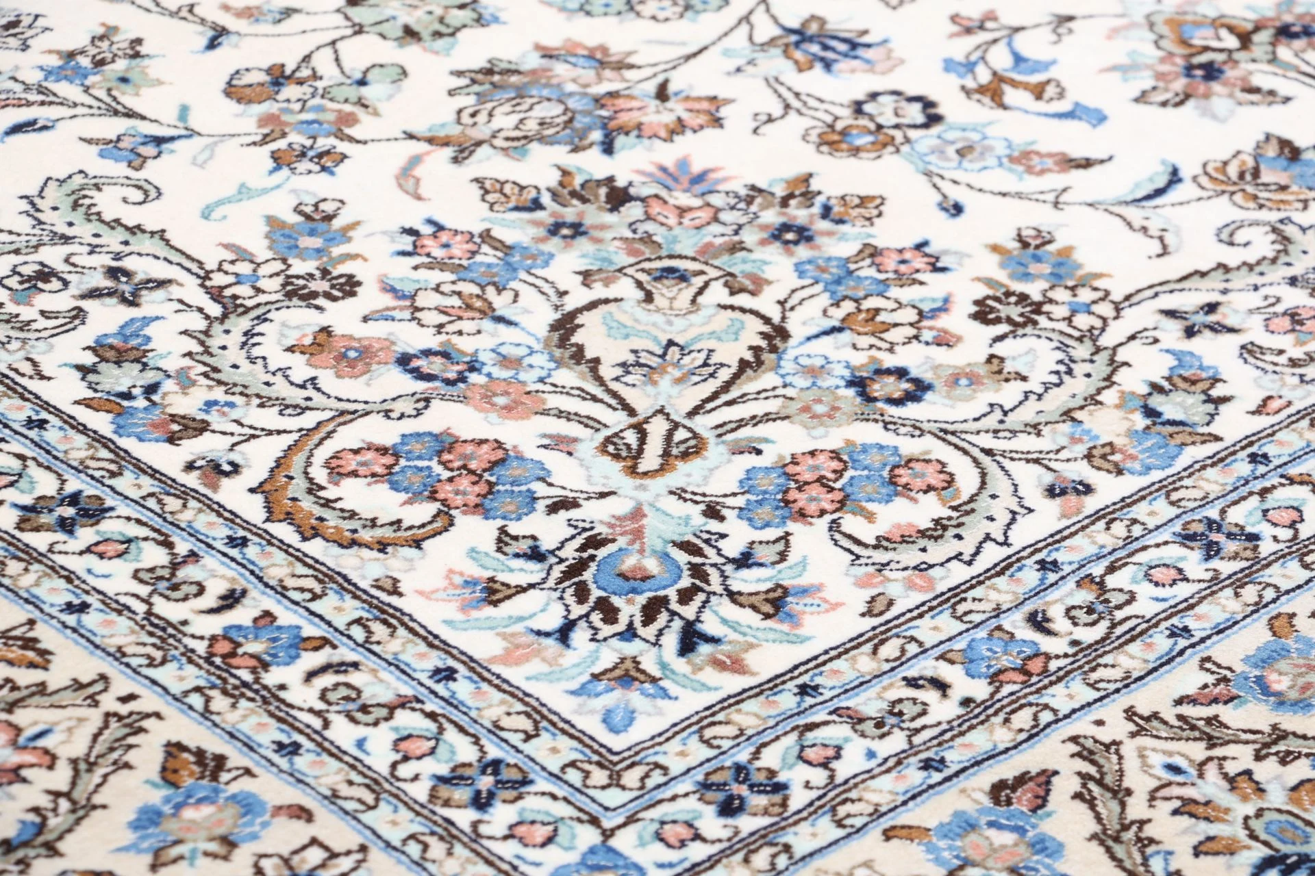 Kashan Persian Rug — hand-knotted, 253 × 345 cm, Wool & Silk