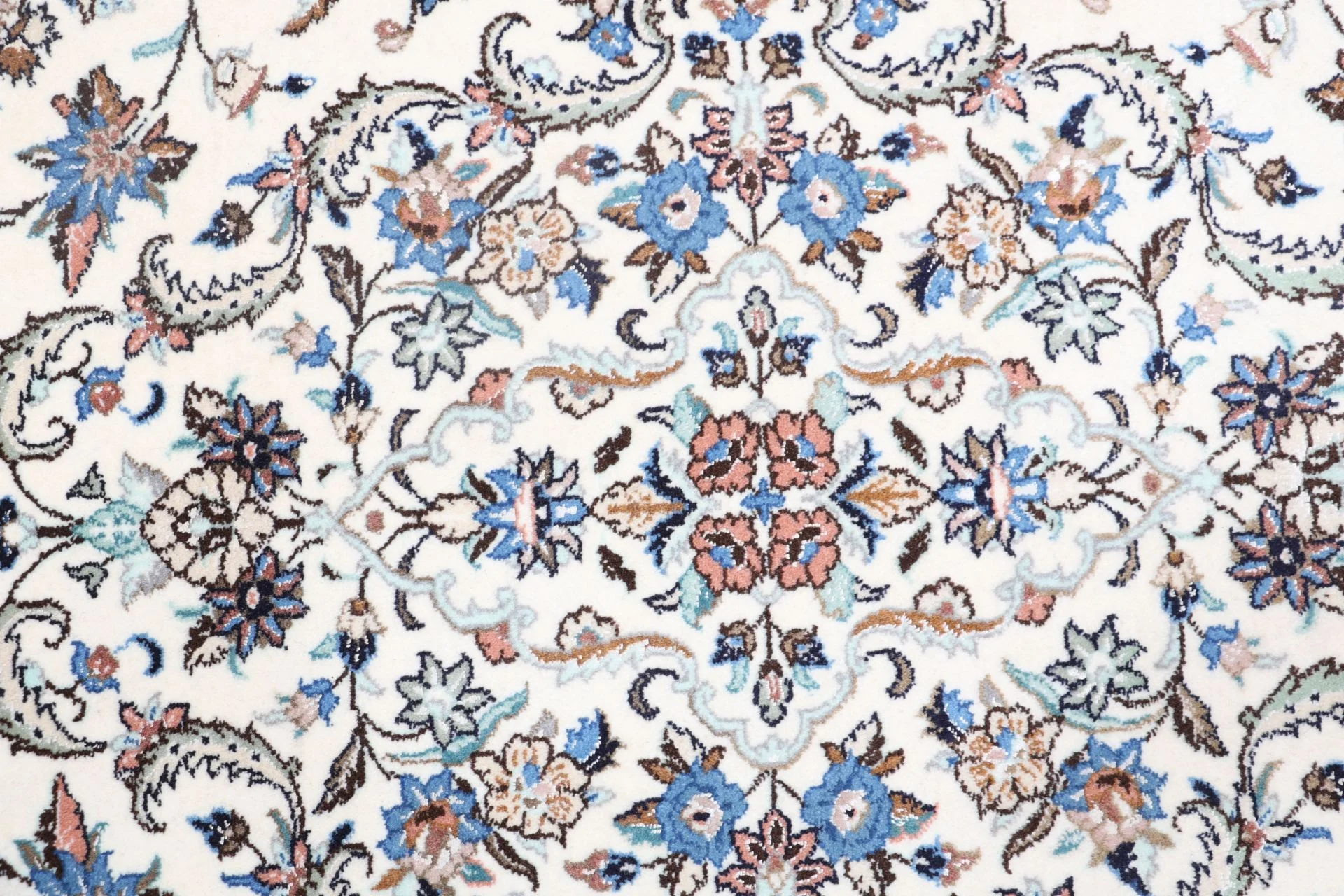 Kashan Persian Rug — hand-knotted, 253 × 345 cm, Wool & Silk