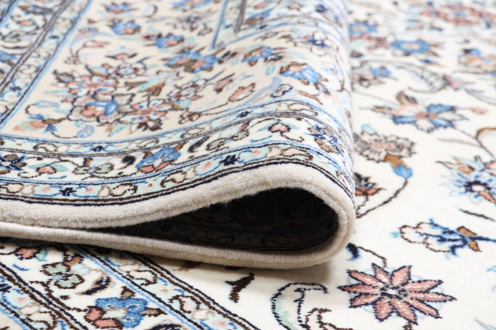 Kashan Persian Rug — hand-knotted, 253 × 345 cm, Wool & Silk