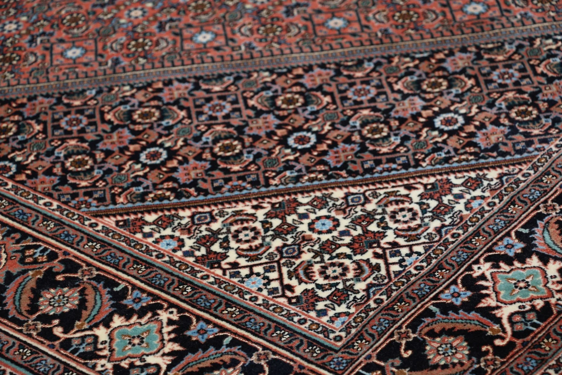 Bijar Persian Rug — hand-knotted, 170 × 240 cm, Wool & Silk