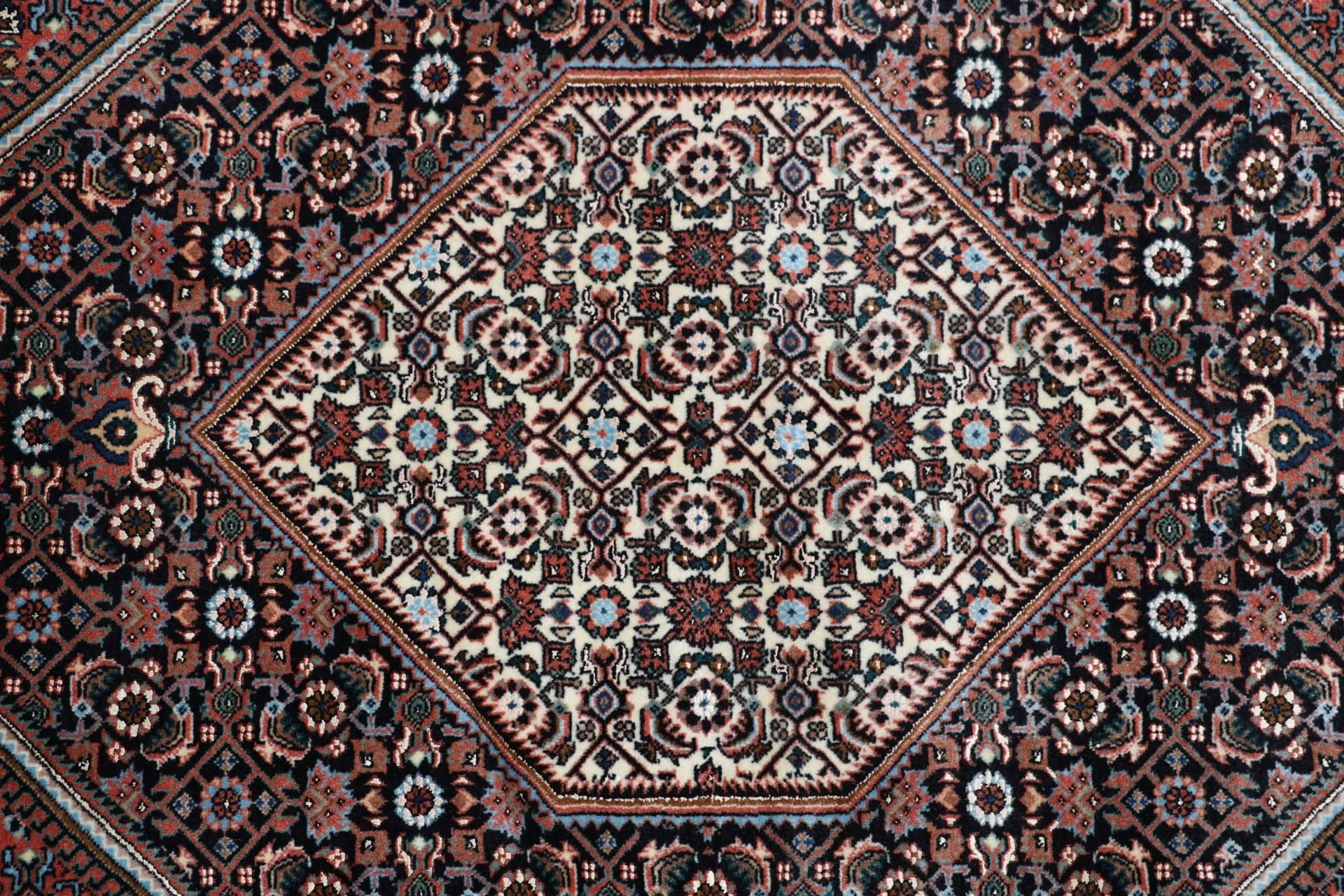 Bijar Persian Rug — hand-knotted, 170 × 240 cm, Wool & Silk