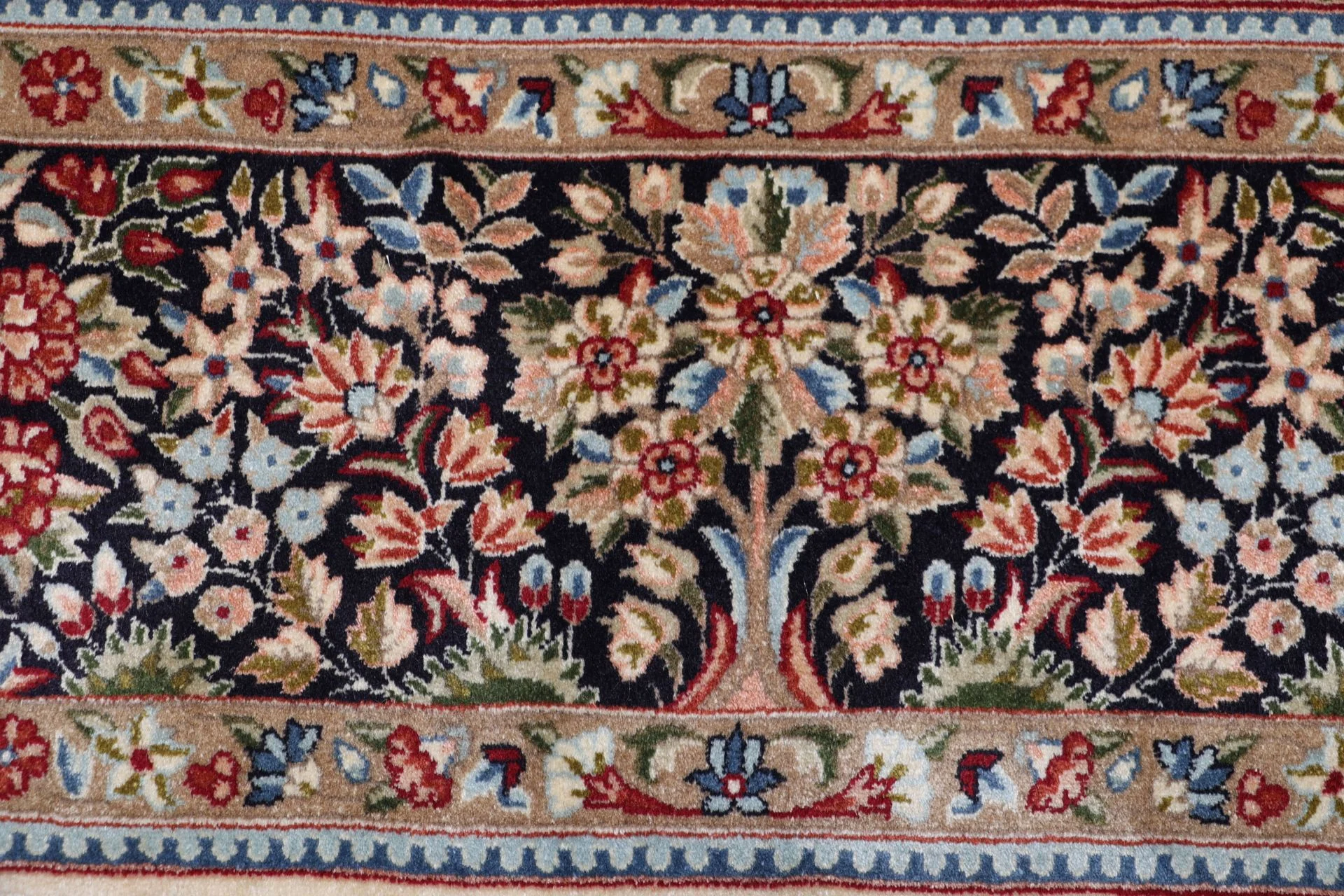 Hand-Knotted Wool Kerman Persian Rug, 218 × 303 cm