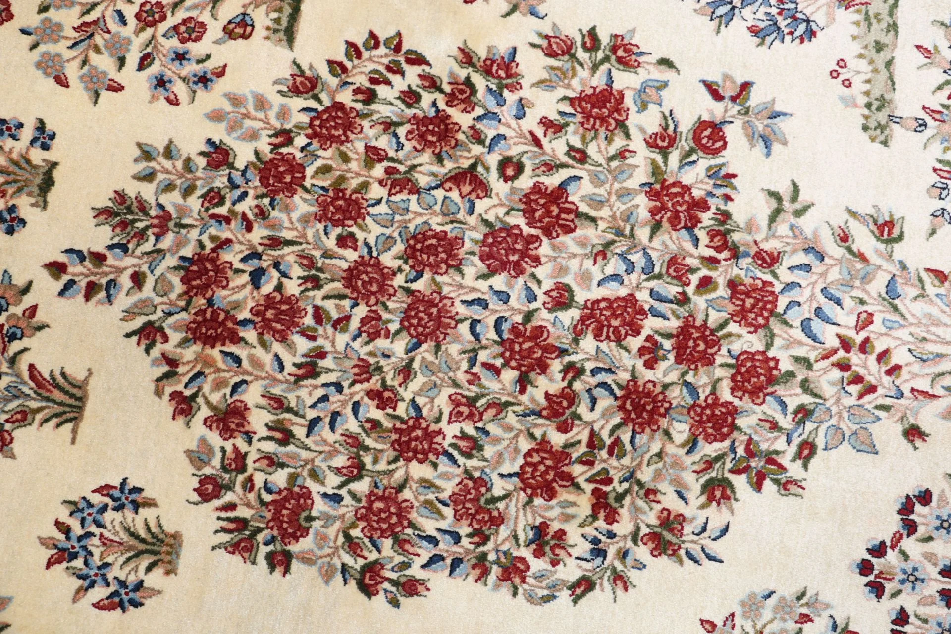 Hand-Knotted Wool Kerman Persian Rug, 218 × 303 cm