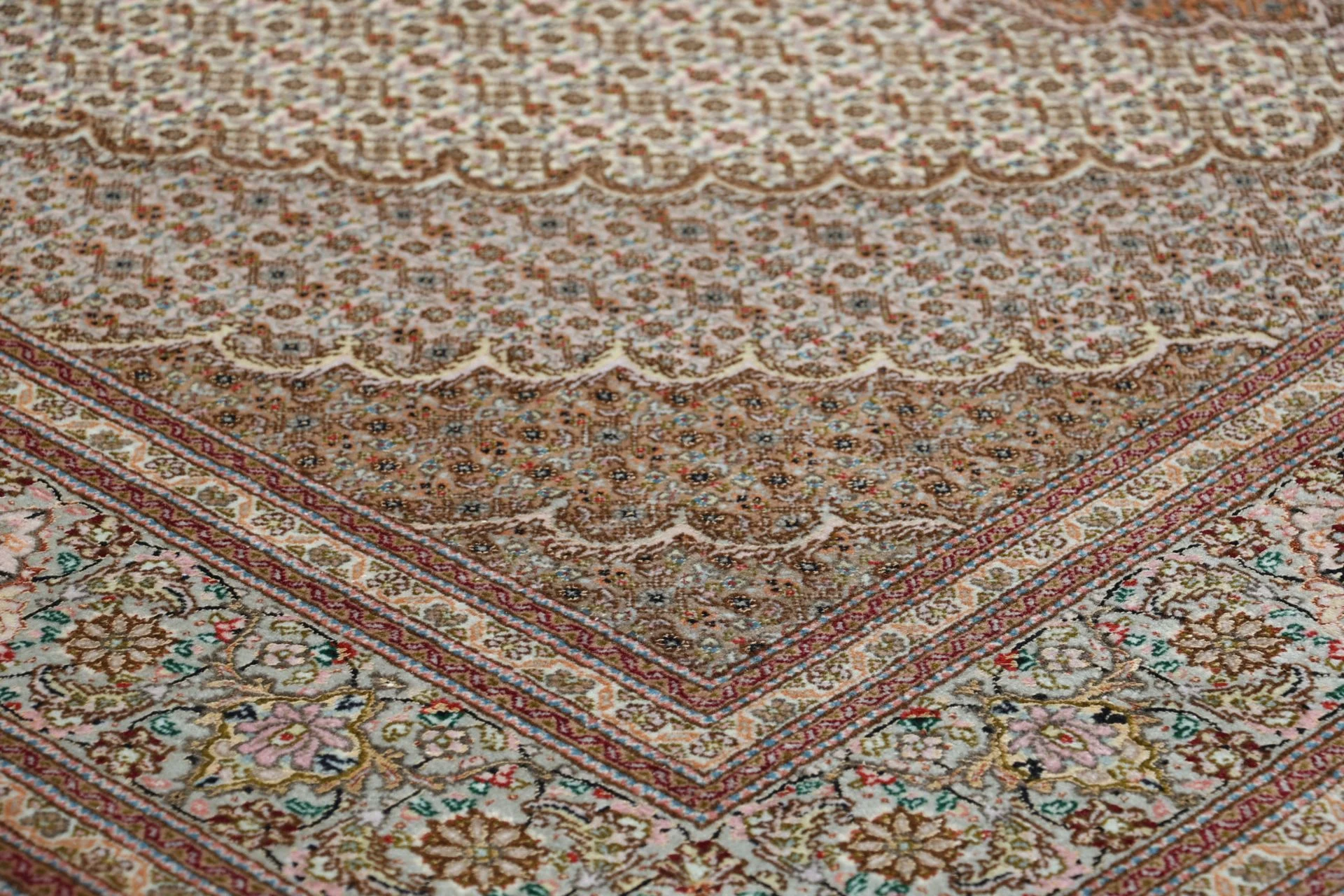 Tabriz Persian Rug 177 × 247 cm, Wool & Silk, hand-knotted