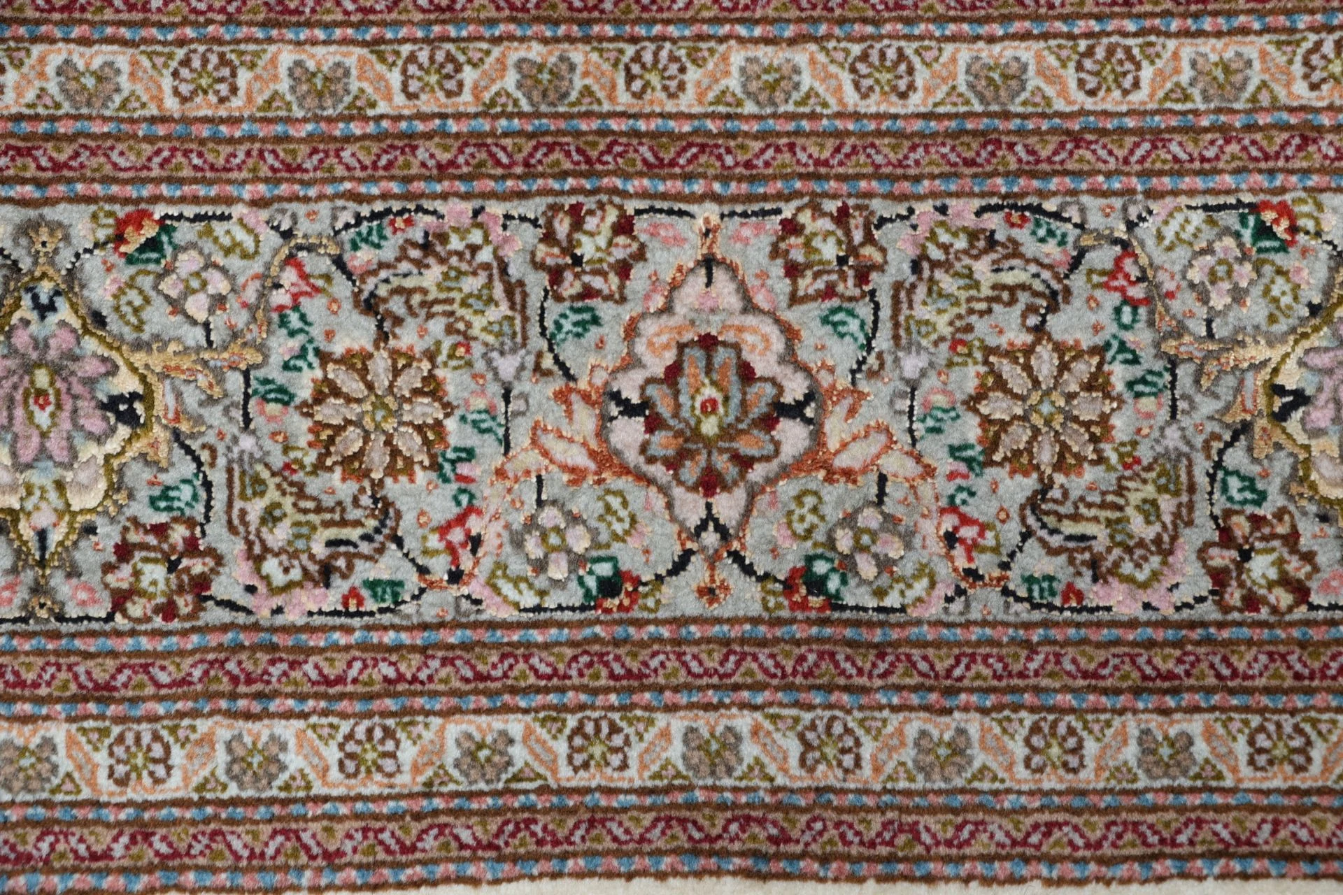 Tabriz Persian Rug 177 × 247 cm, Wool & Silk, hand-knotted