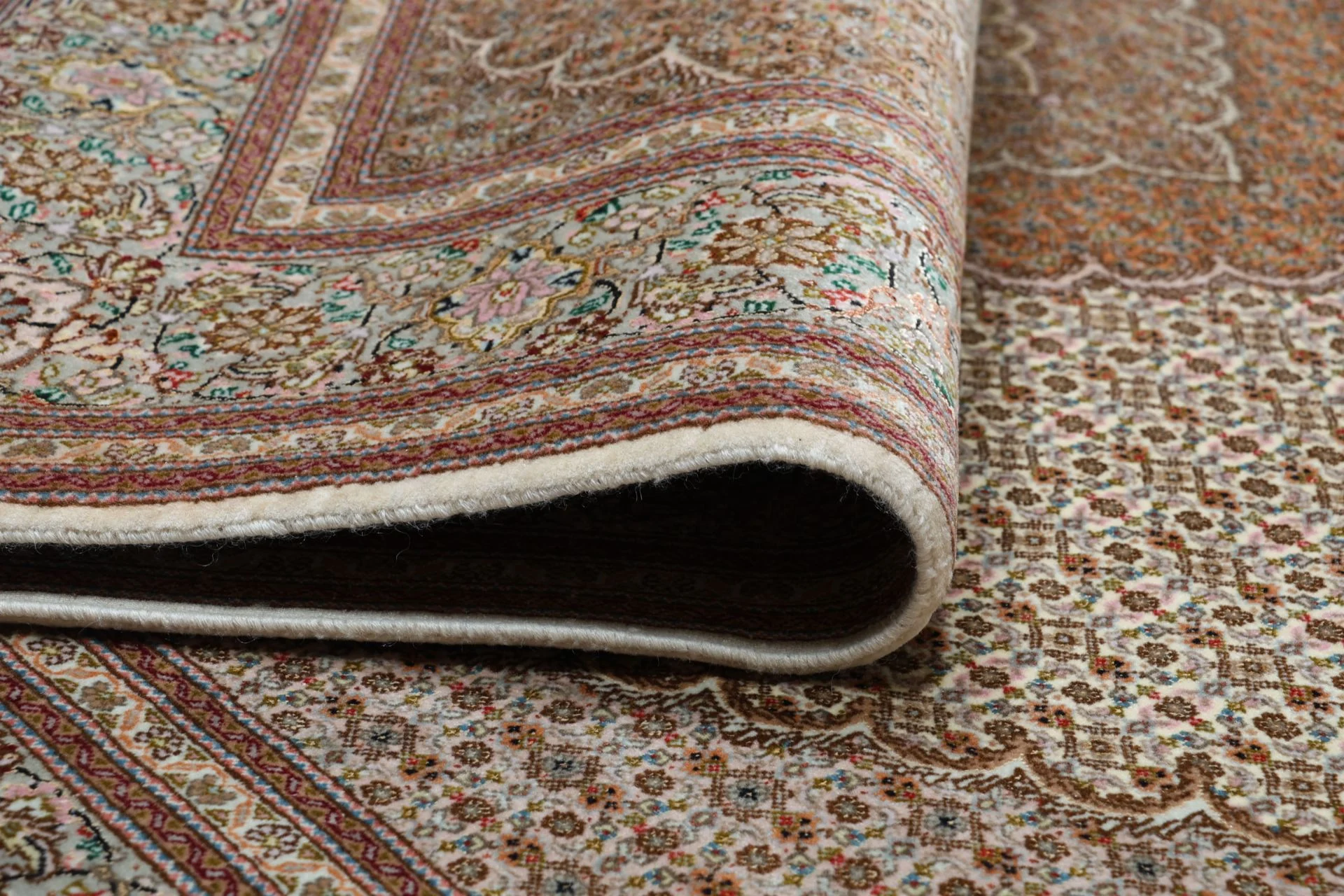 Tabriz Persian Rug 177 × 247 cm, Wool & Silk, hand-knotted