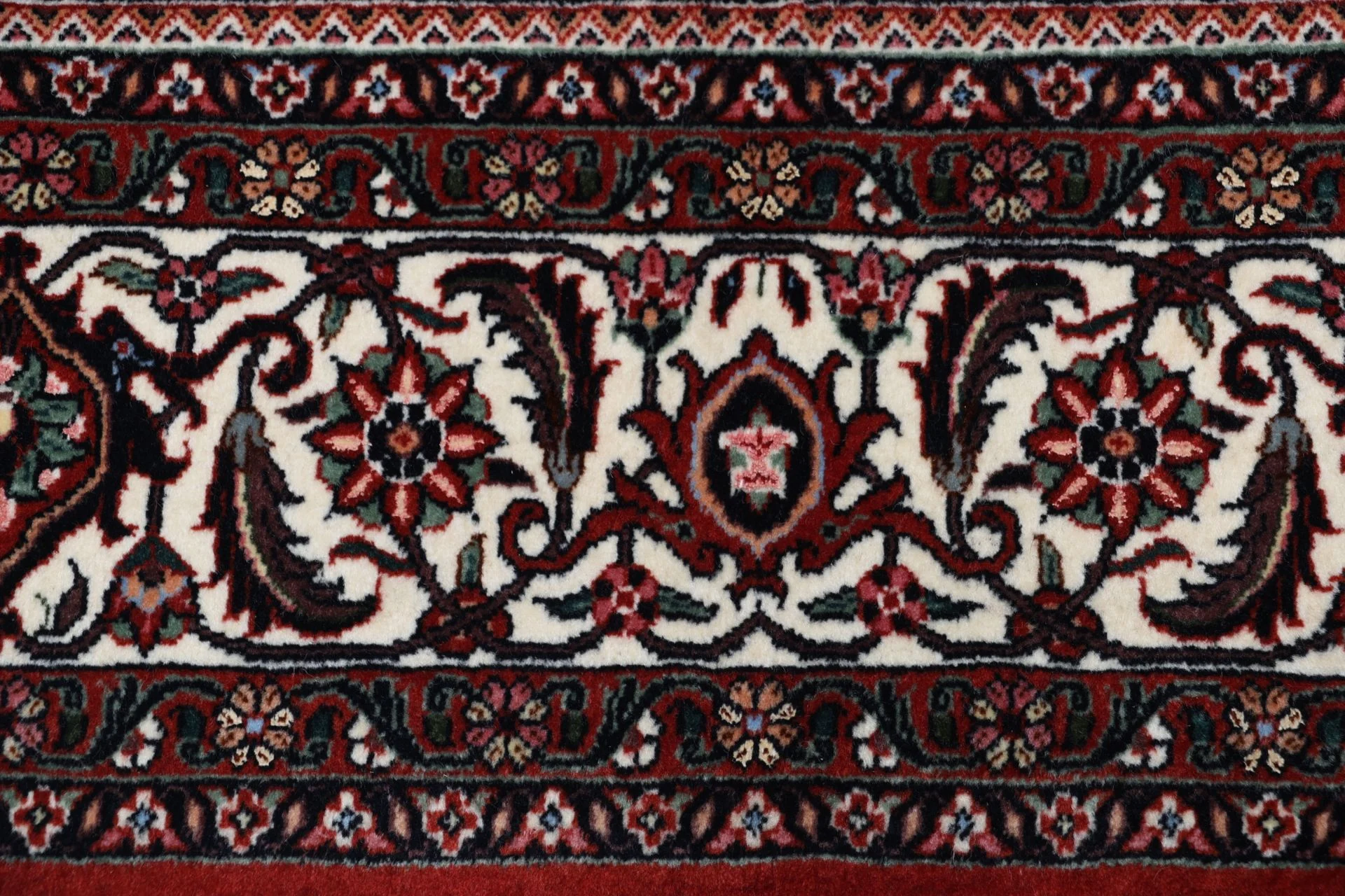 Bijar Persian Rug 170 × 243 cm, Wool & Silk, hand-knotted