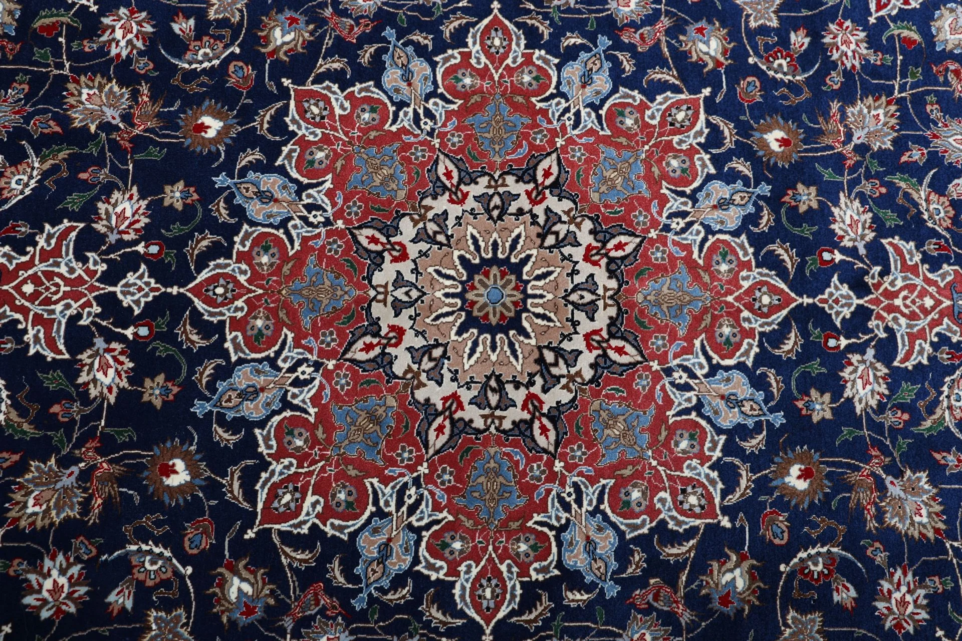 perserteppich-tabriz-200-x-248-cm-schurwolle-seide-handgeknupft-47 Tabriz Persian Rug — hand-knotted, 200 × 248 cm, Wool & Silk