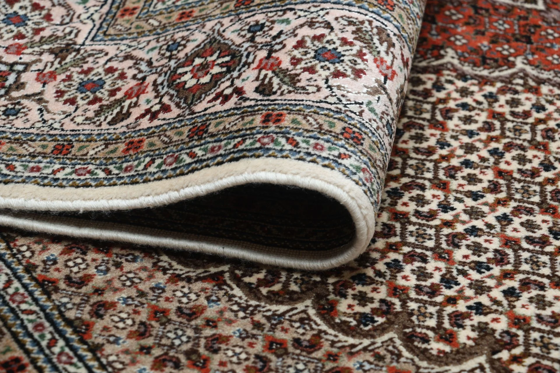 perserteppich-tabriz-170-x-242-cm-schurwolle-seide-handgeknupft-39 Hand-Knotted Wool & Silk Tabriz Persian Rug, 170 × 242 cm