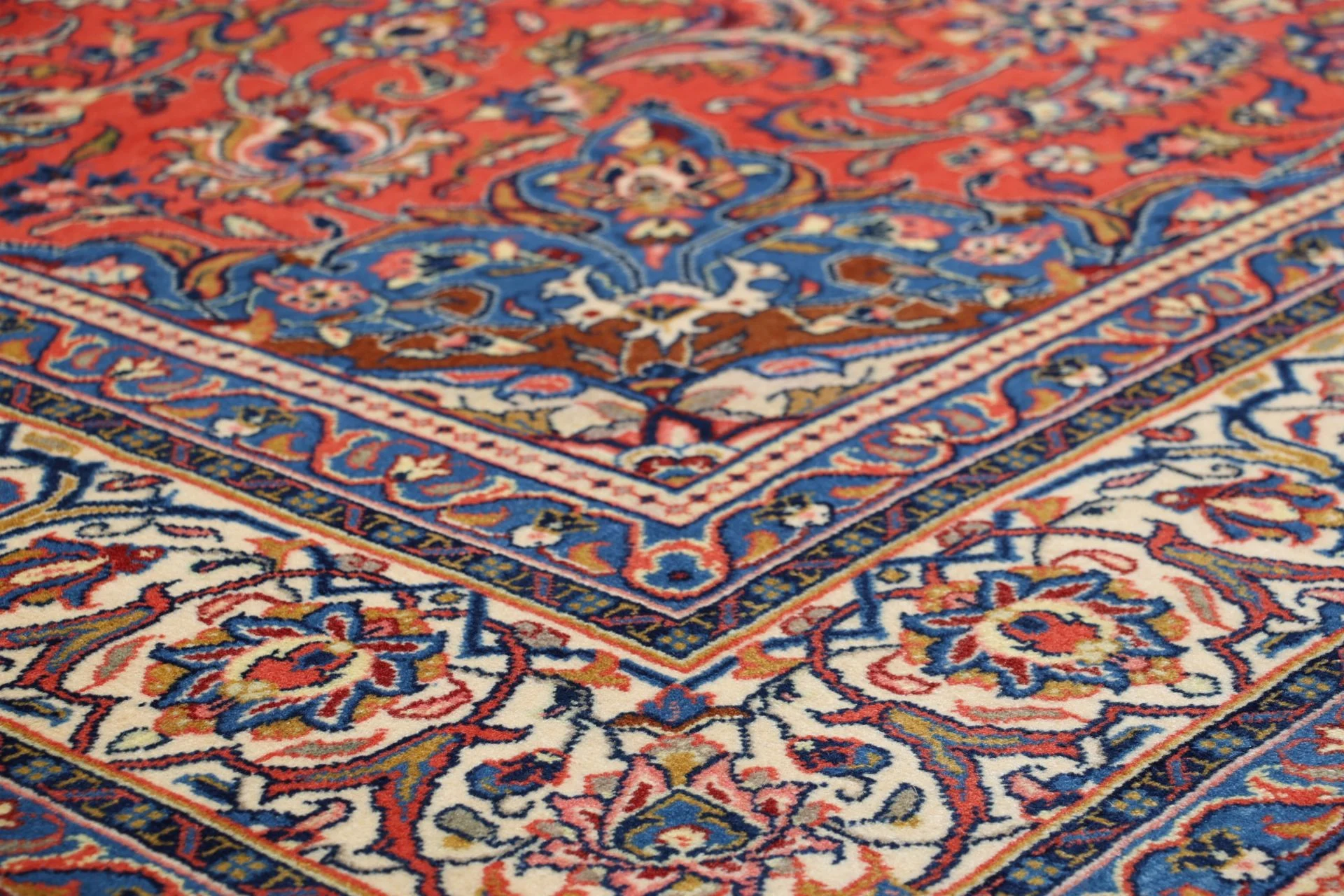 Sarouk Persian Rug 254 × 345 cm, Wool, hand-knotted