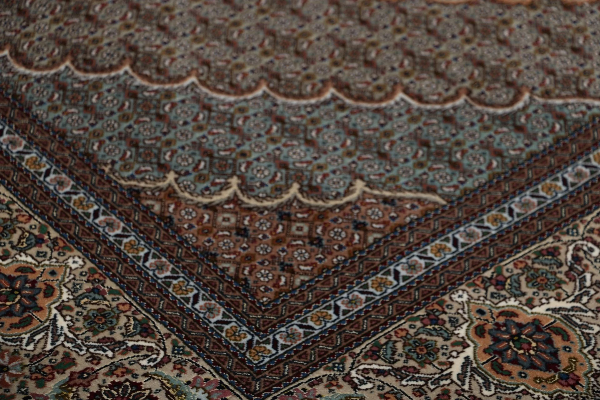 perserteppich-tabriz-198-x-260-cm-schurwolle-seide-handgeknupft-24 Tabriz Persian Rug — hand-knotted, 198 × 260 cm, Wool & Silk