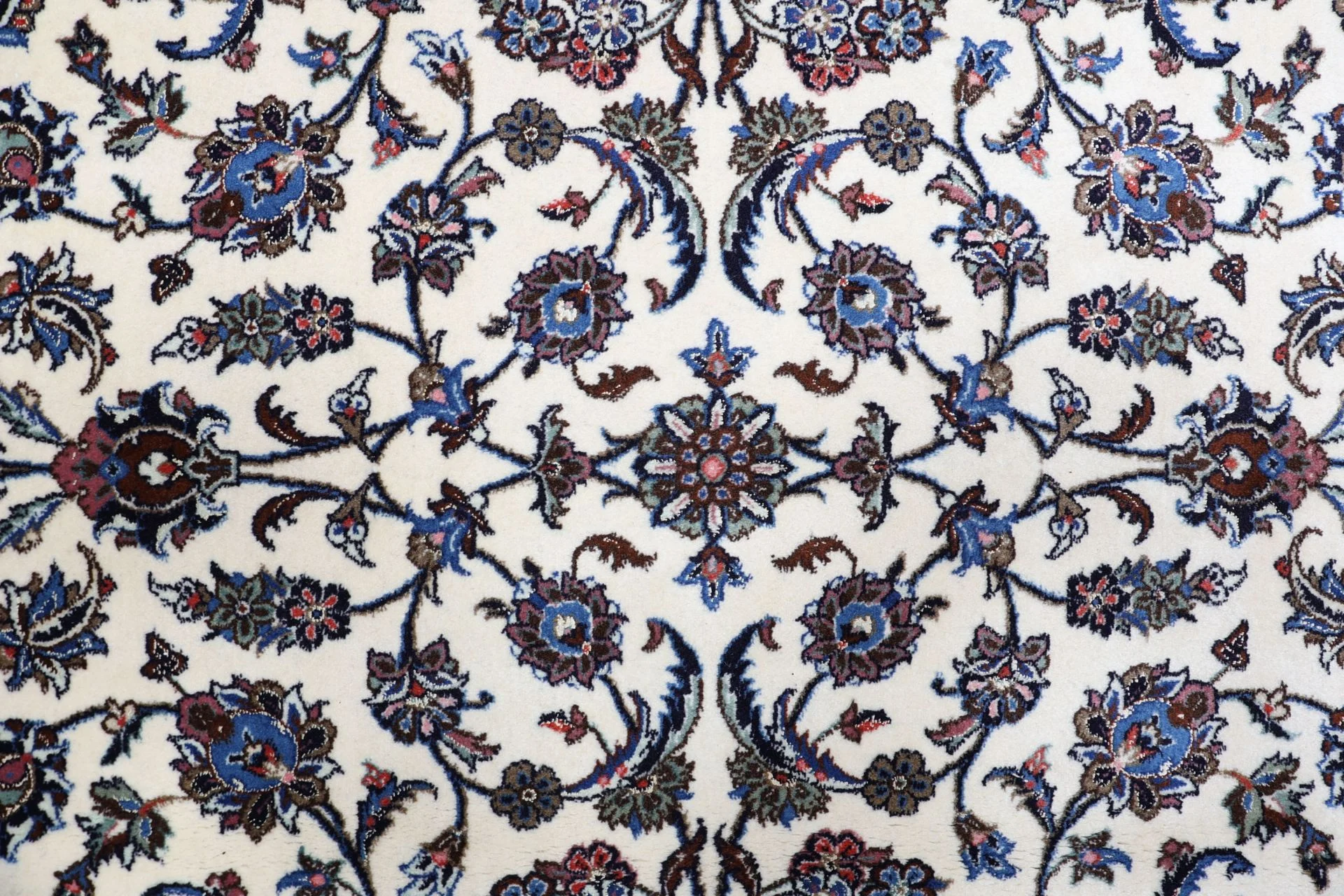 perserteppich-kashan-250-x-356-cm-schurwolle-seide-handgeknupft-28 Kashan Persian Rug 250 × 356 cm, Wool & Silk, hand-knotted