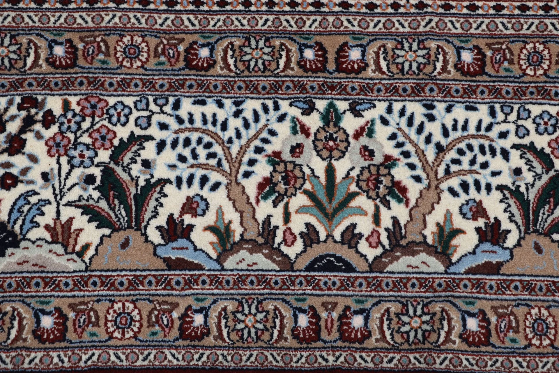 Moud Persian Rug — hand-knotted, 256 × 348 cm, Wool